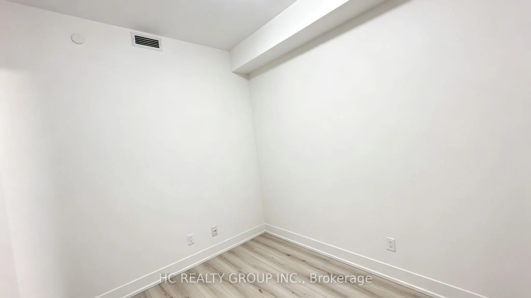 9471 Yonge Street #641