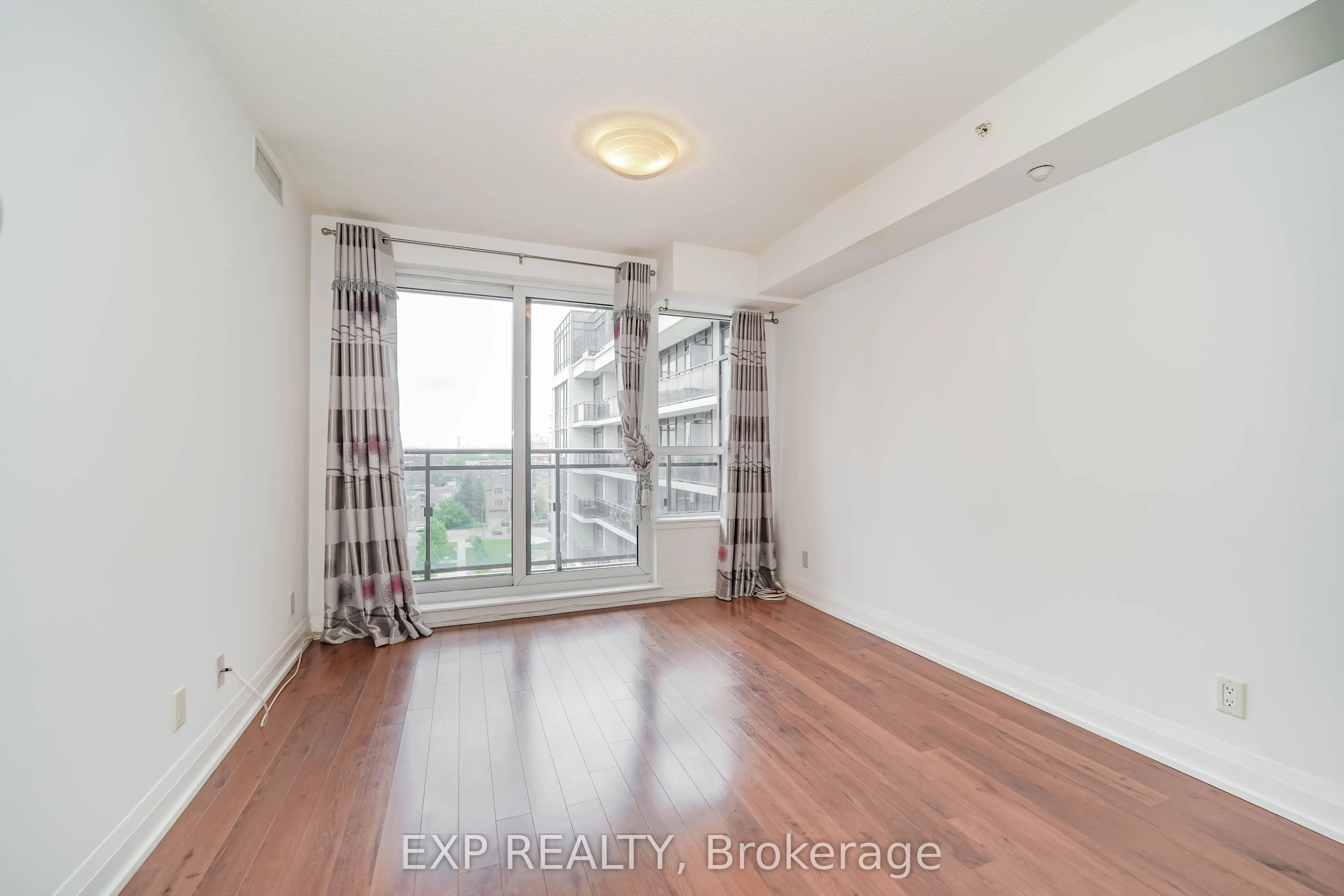 376 Highway 7 Street E #908