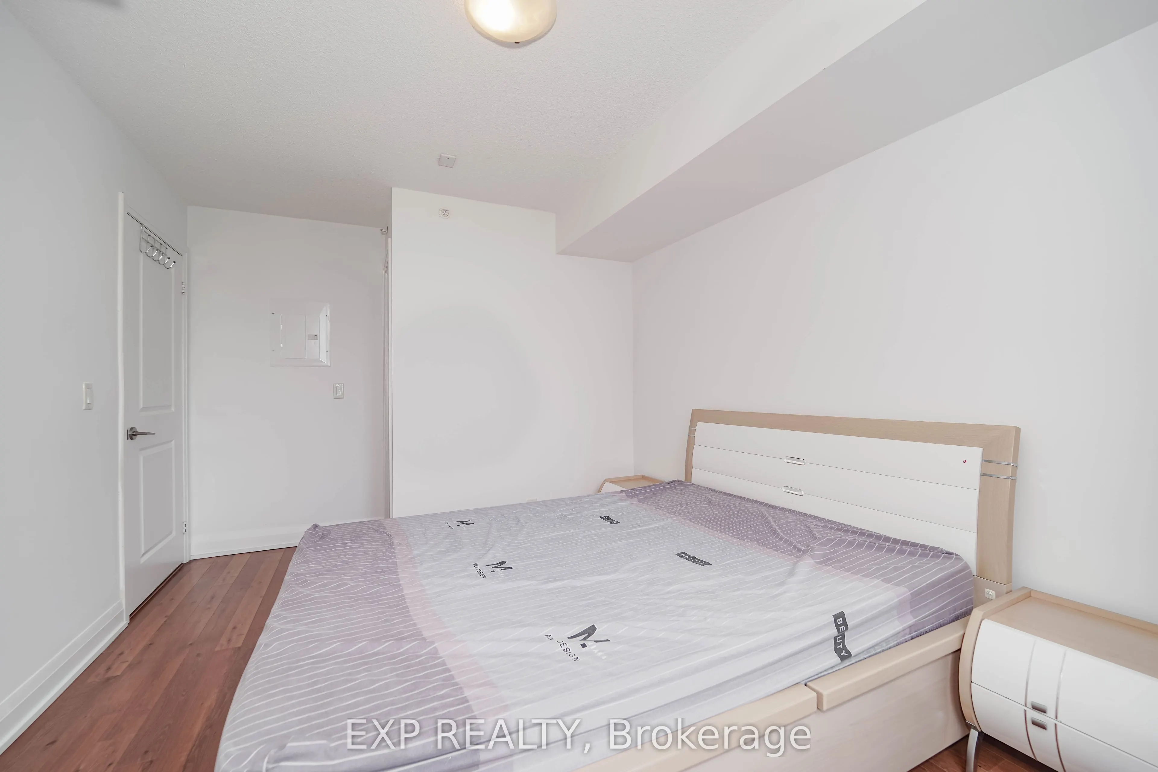 376 Highway 7 Street E #908