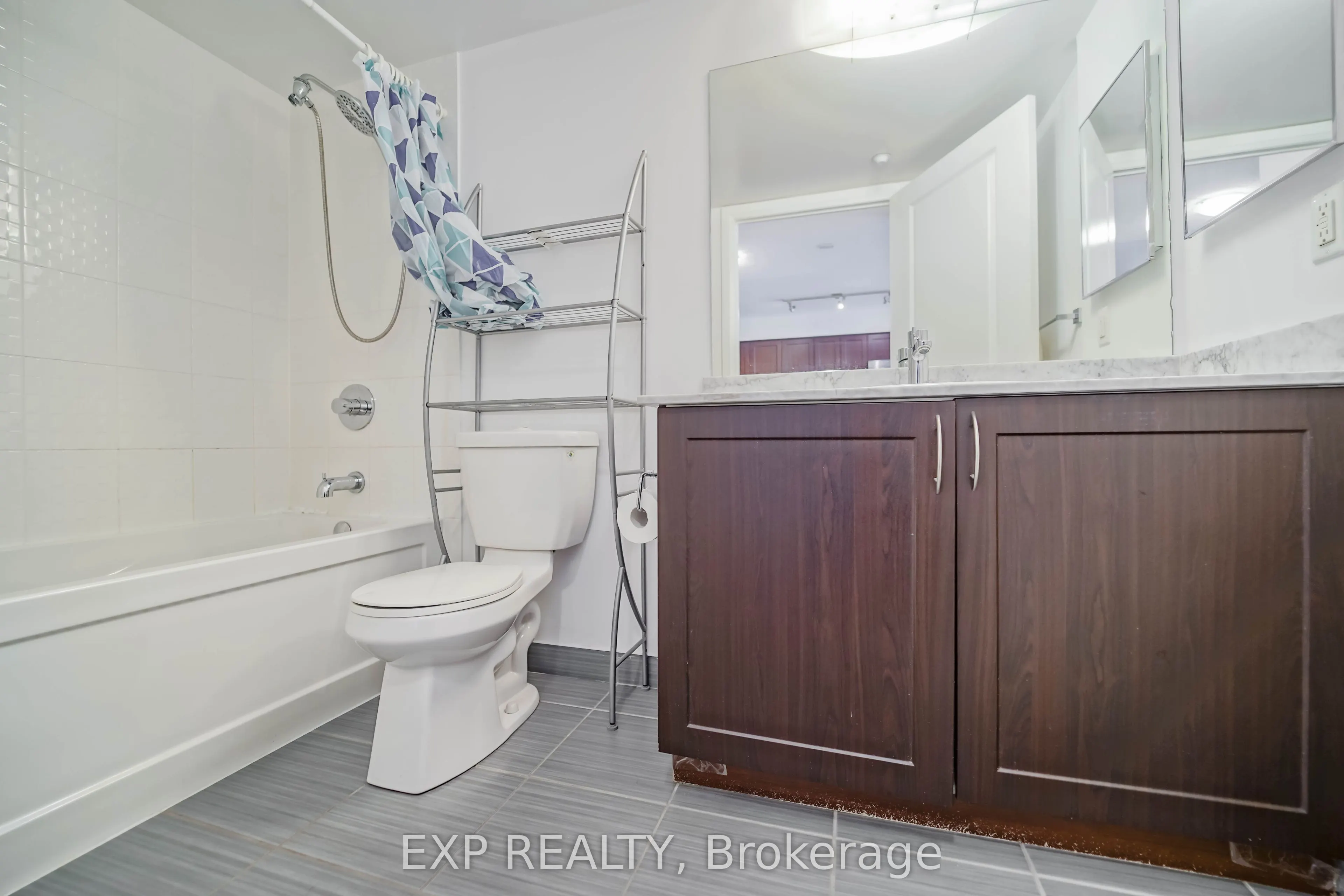 376 Highway 7 Street E #908
