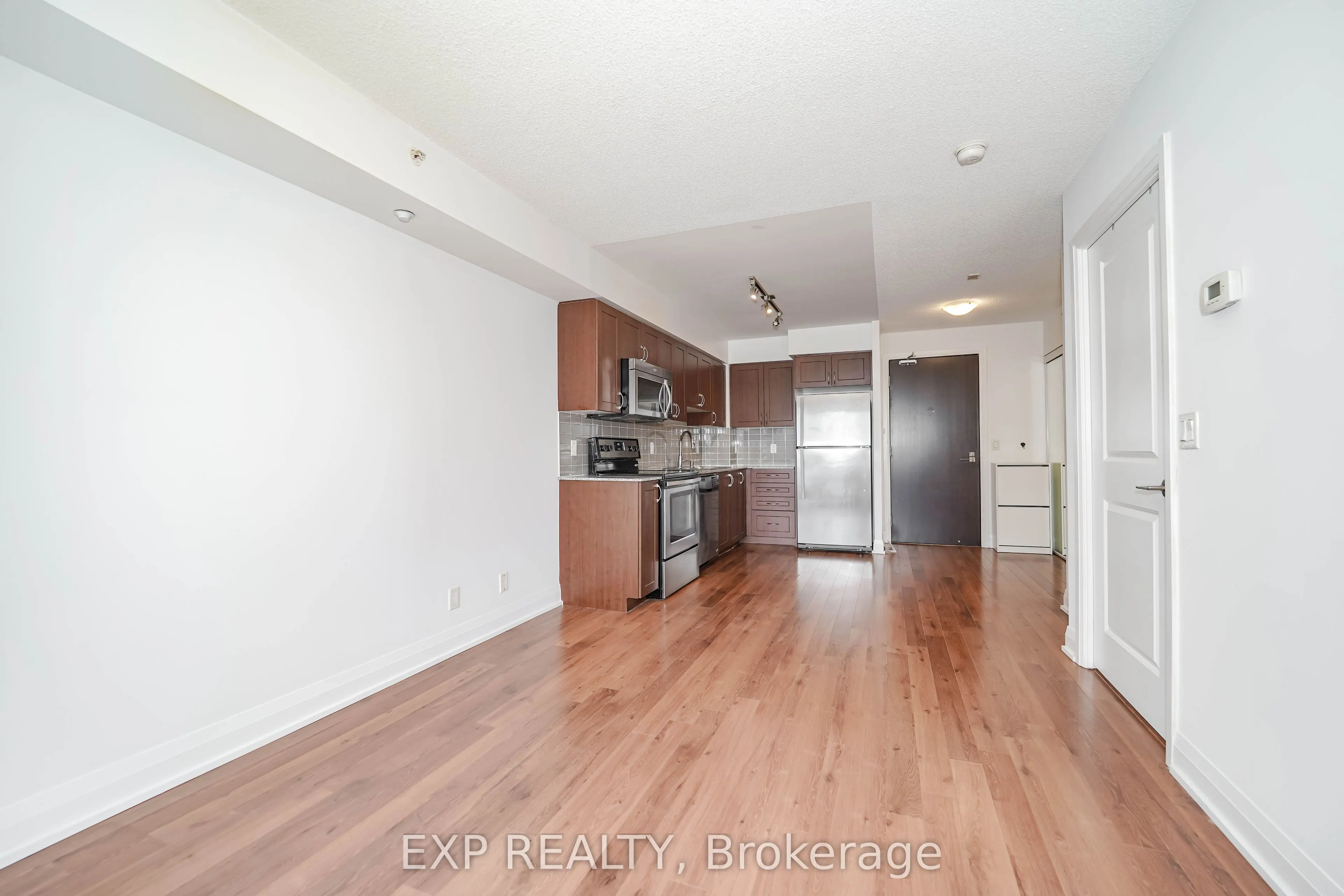 376 Highway 7 Street E #908