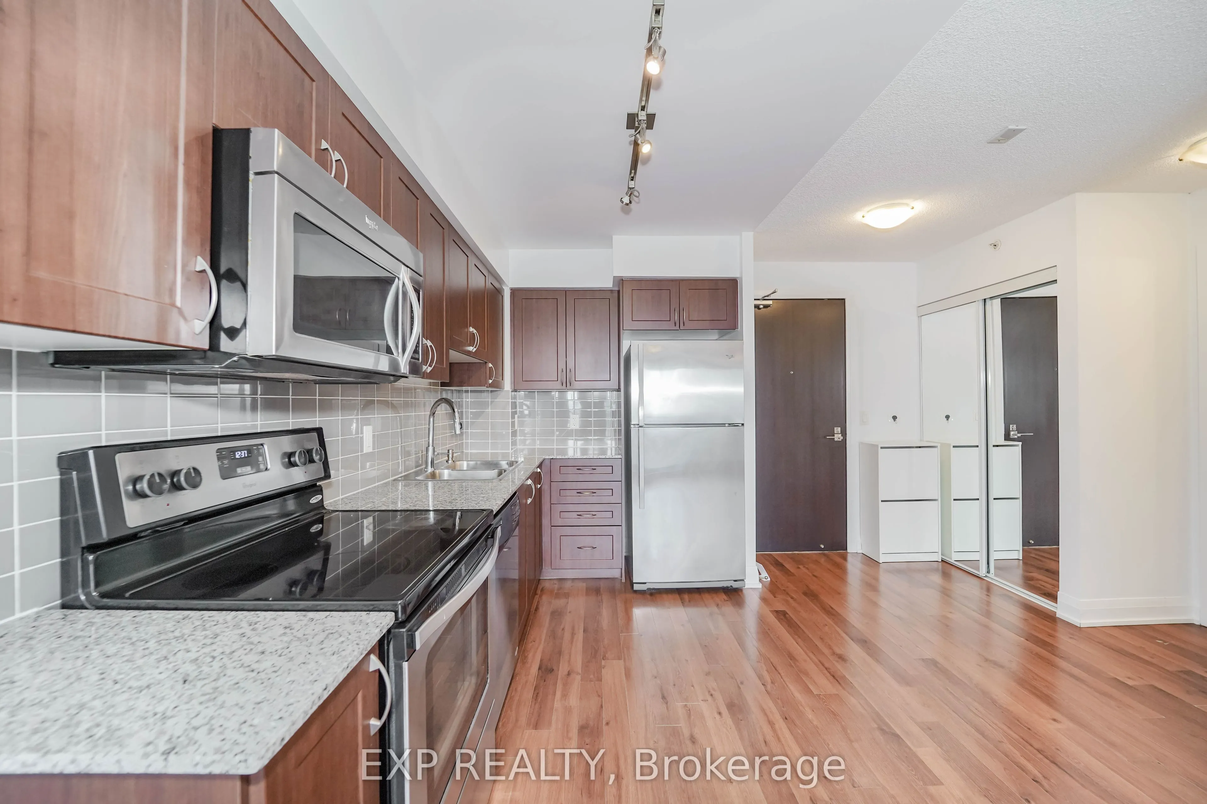 376 Highway 7 Street E #908