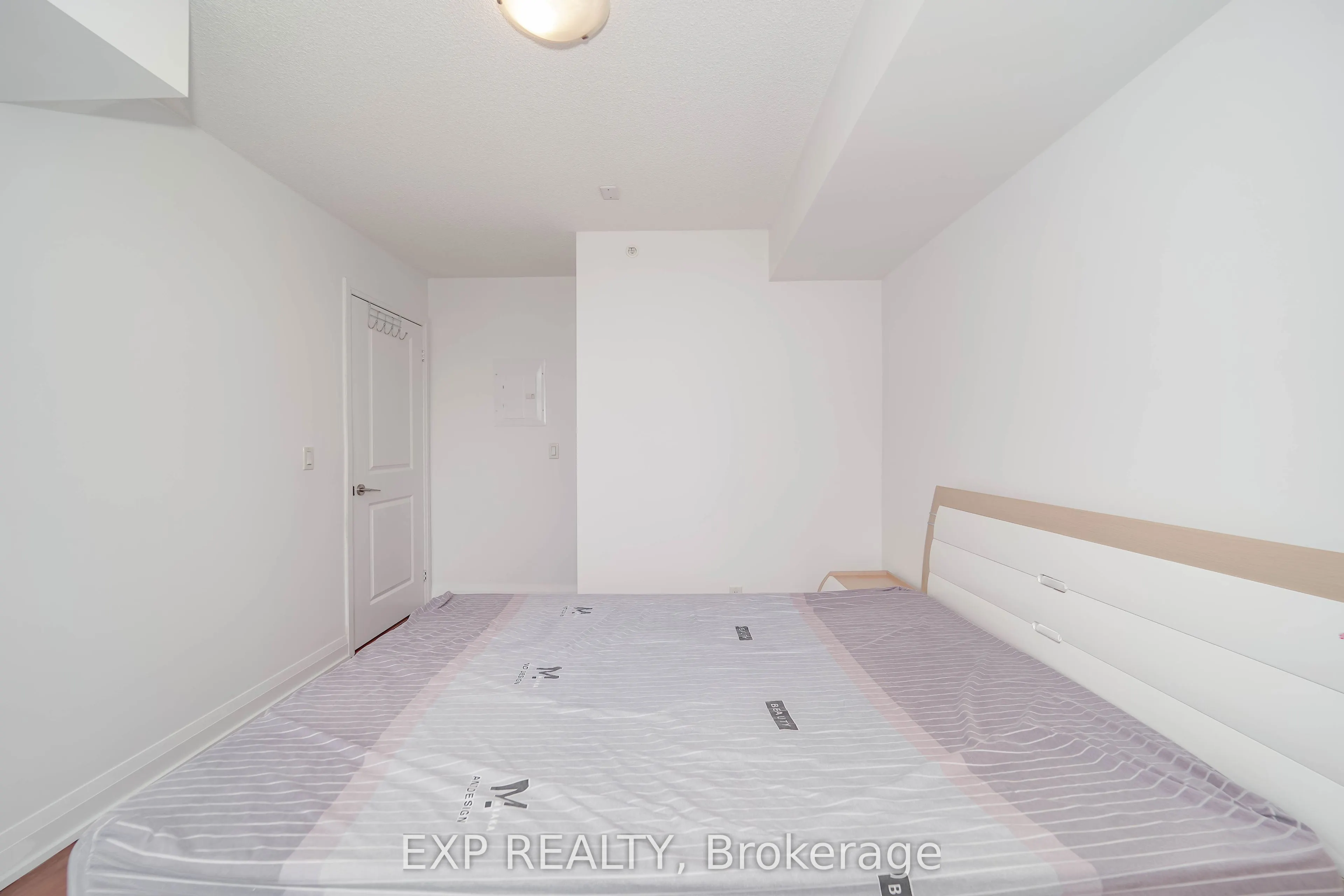 376 Highway 7 Street E #908