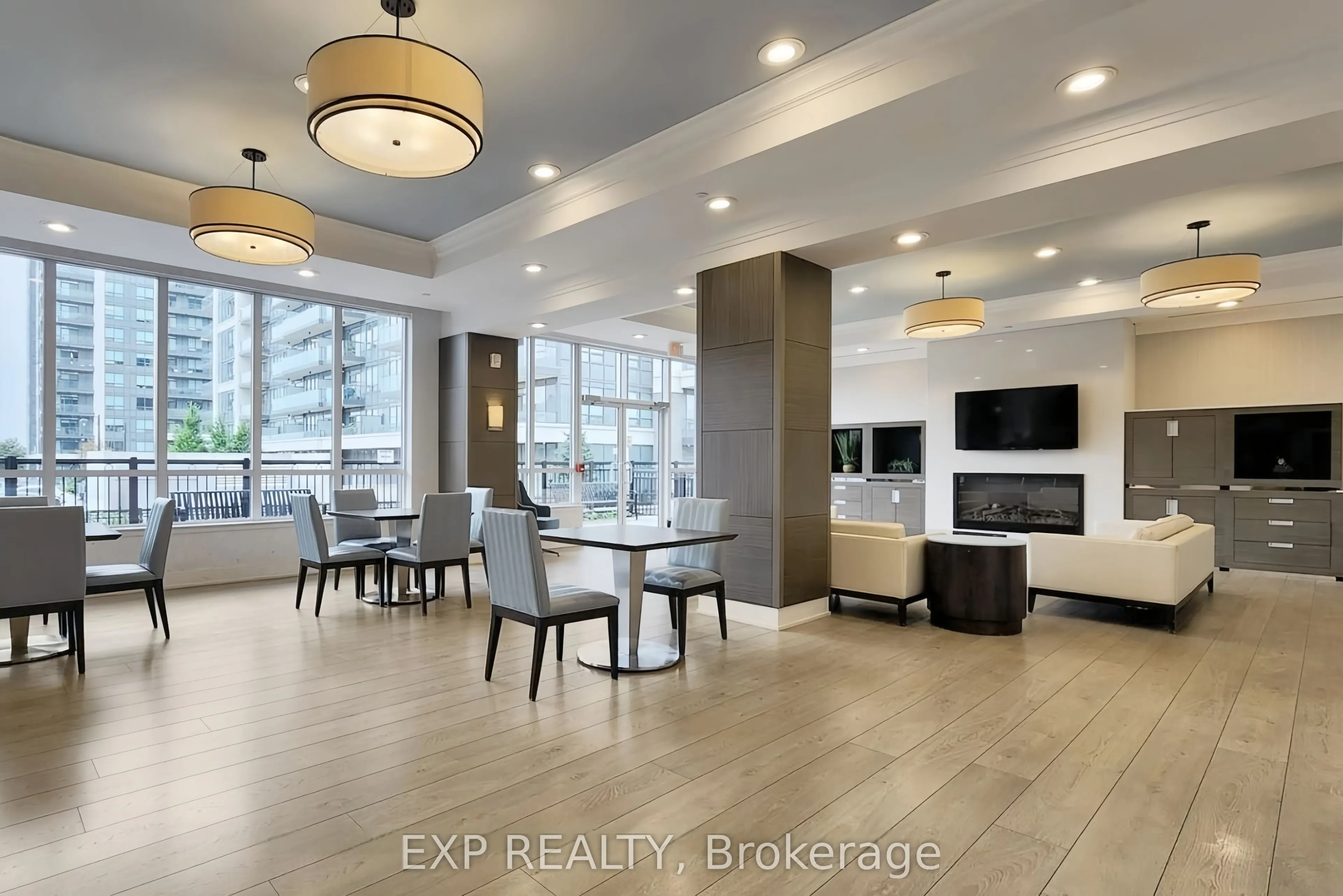 376 Highway 7 Street E #908
