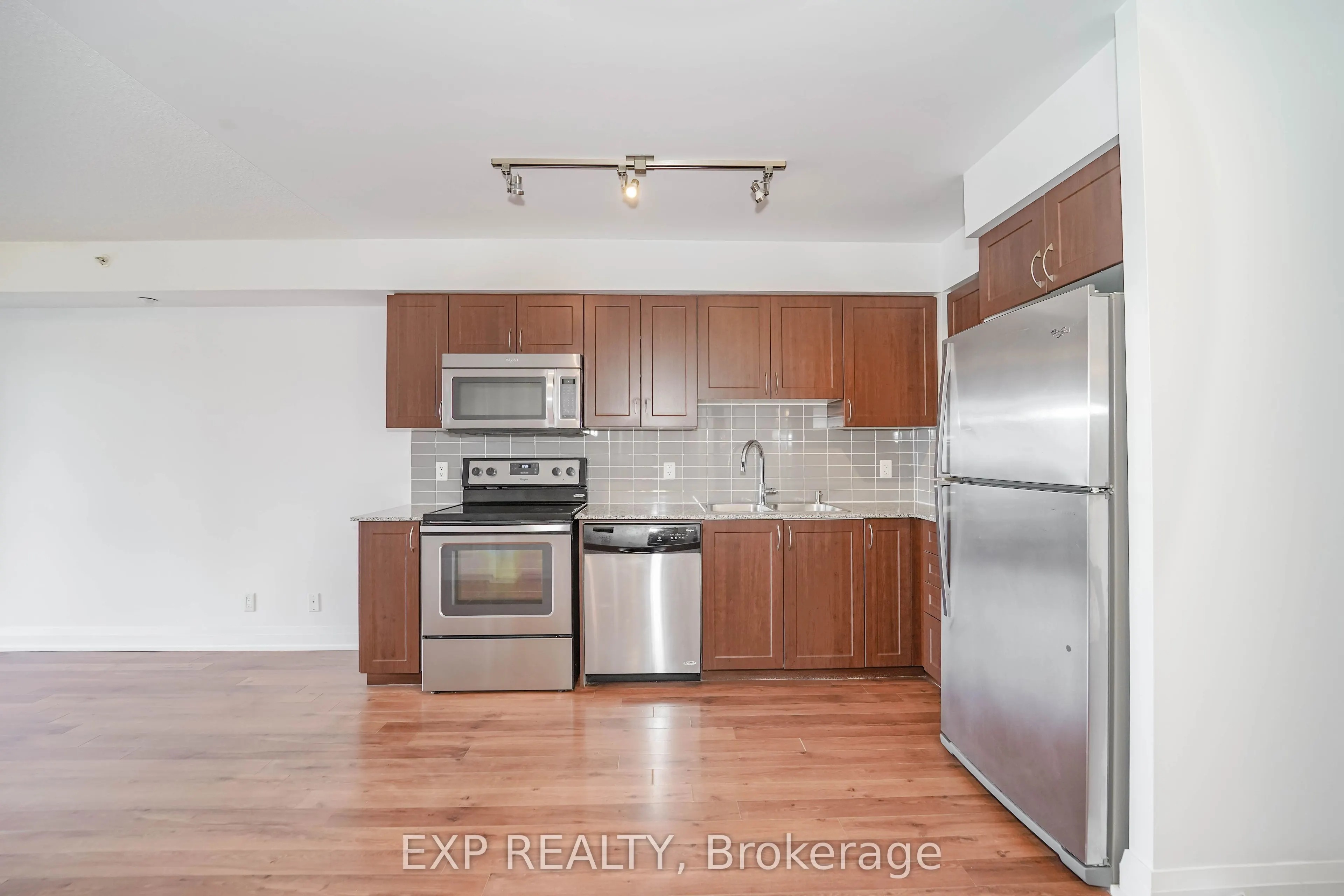 376 Highway 7 Street E #908