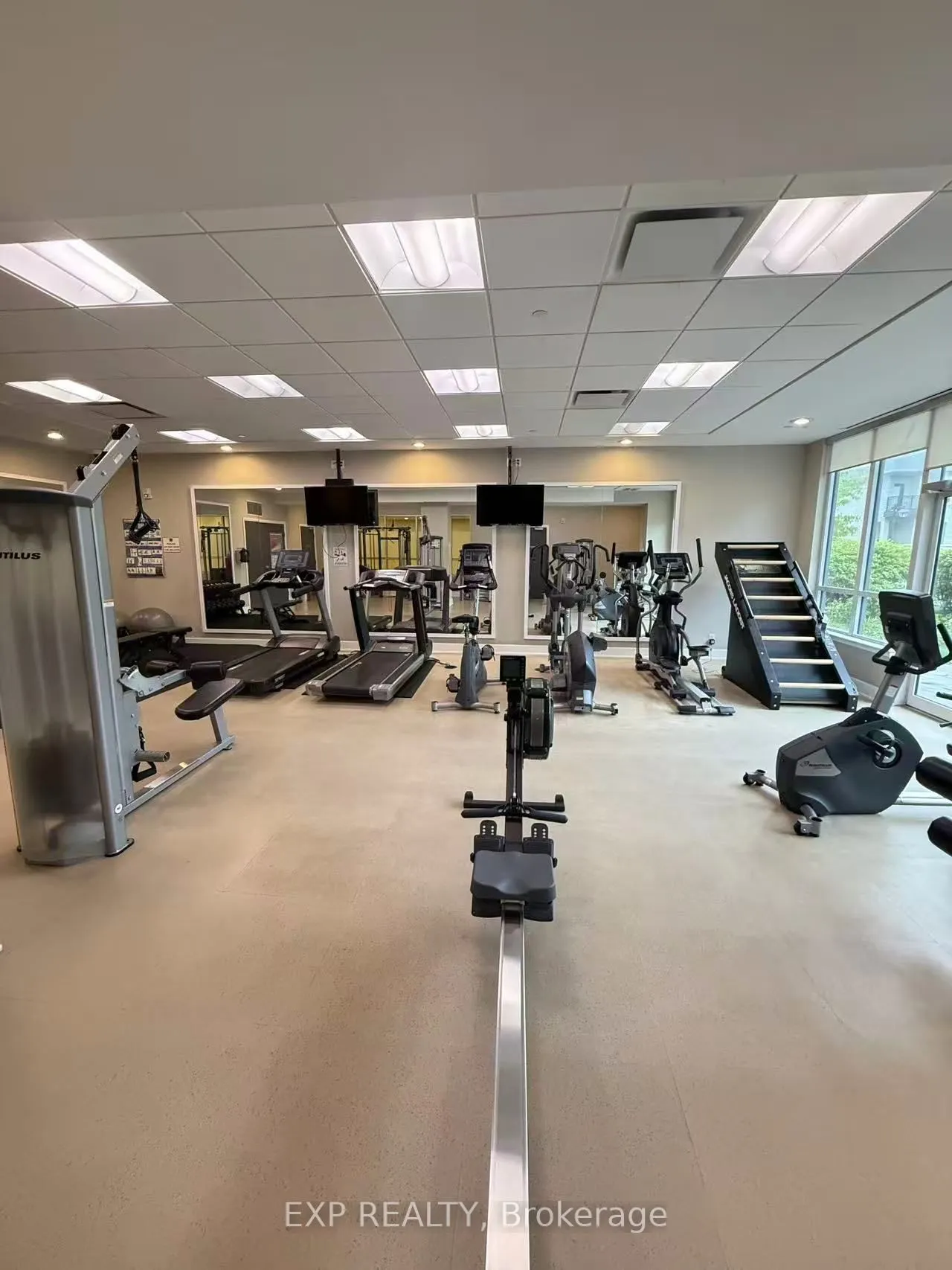 376 Highway 7 Street E #908