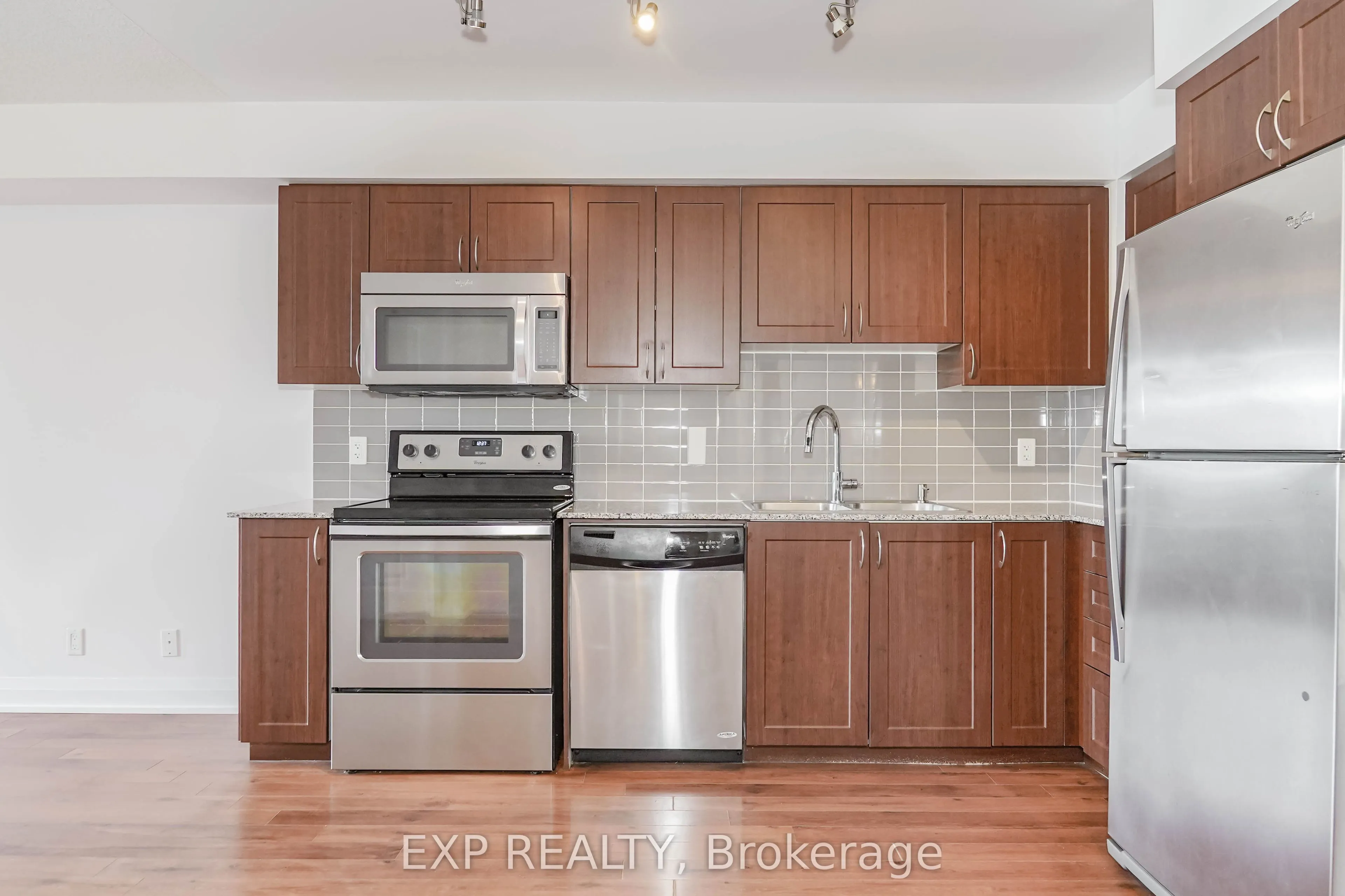 376 Highway 7 Street E #908