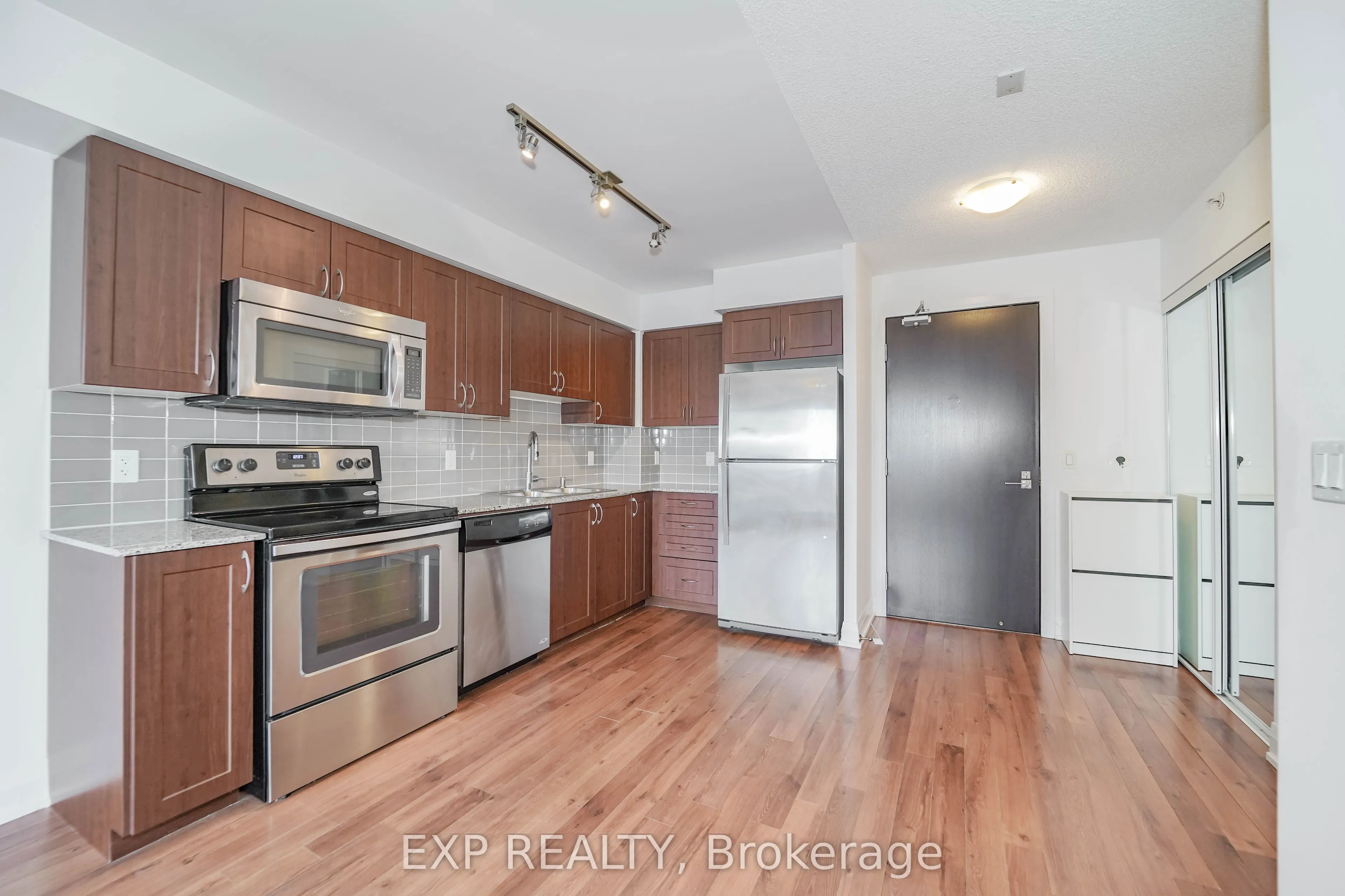 376 Highway 7 Street E #908