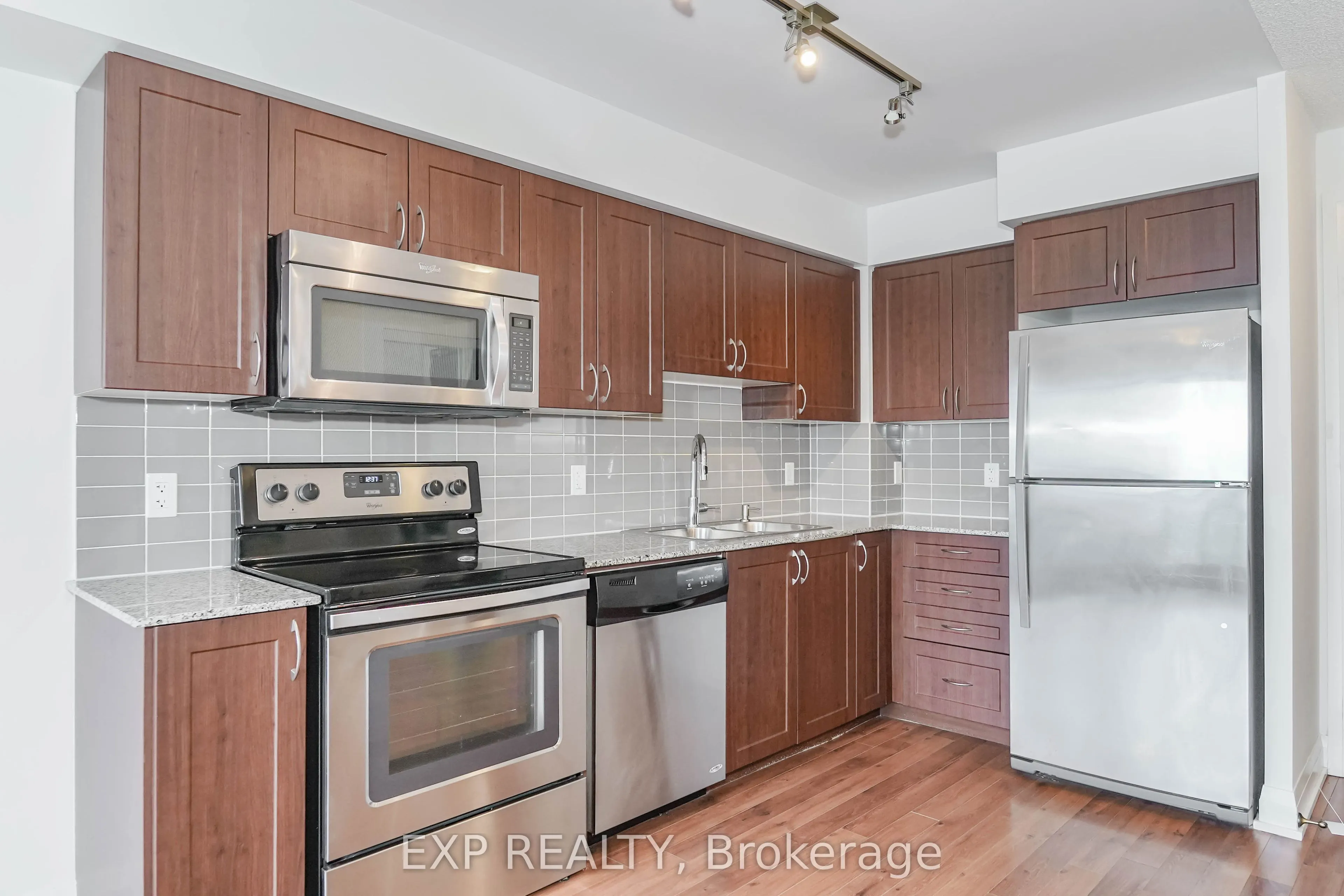 376 Highway 7 Street E #908