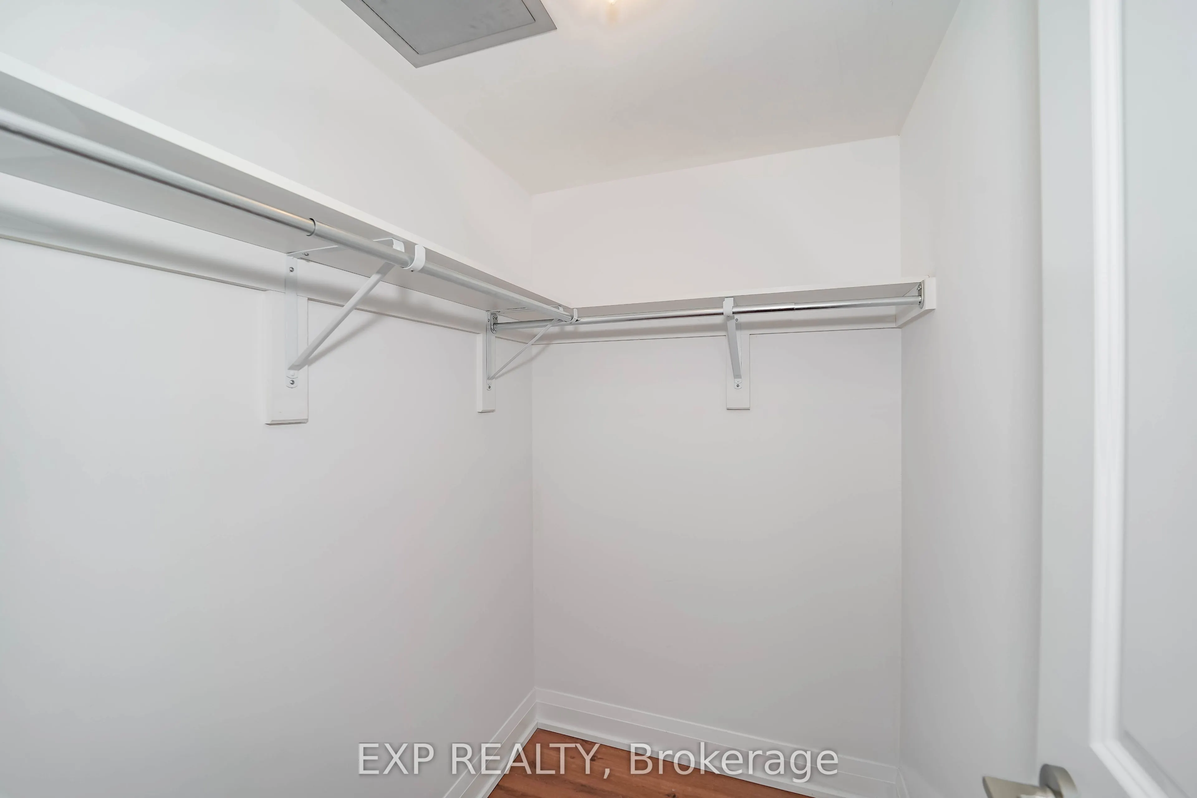 376 Highway 7 Street E #908