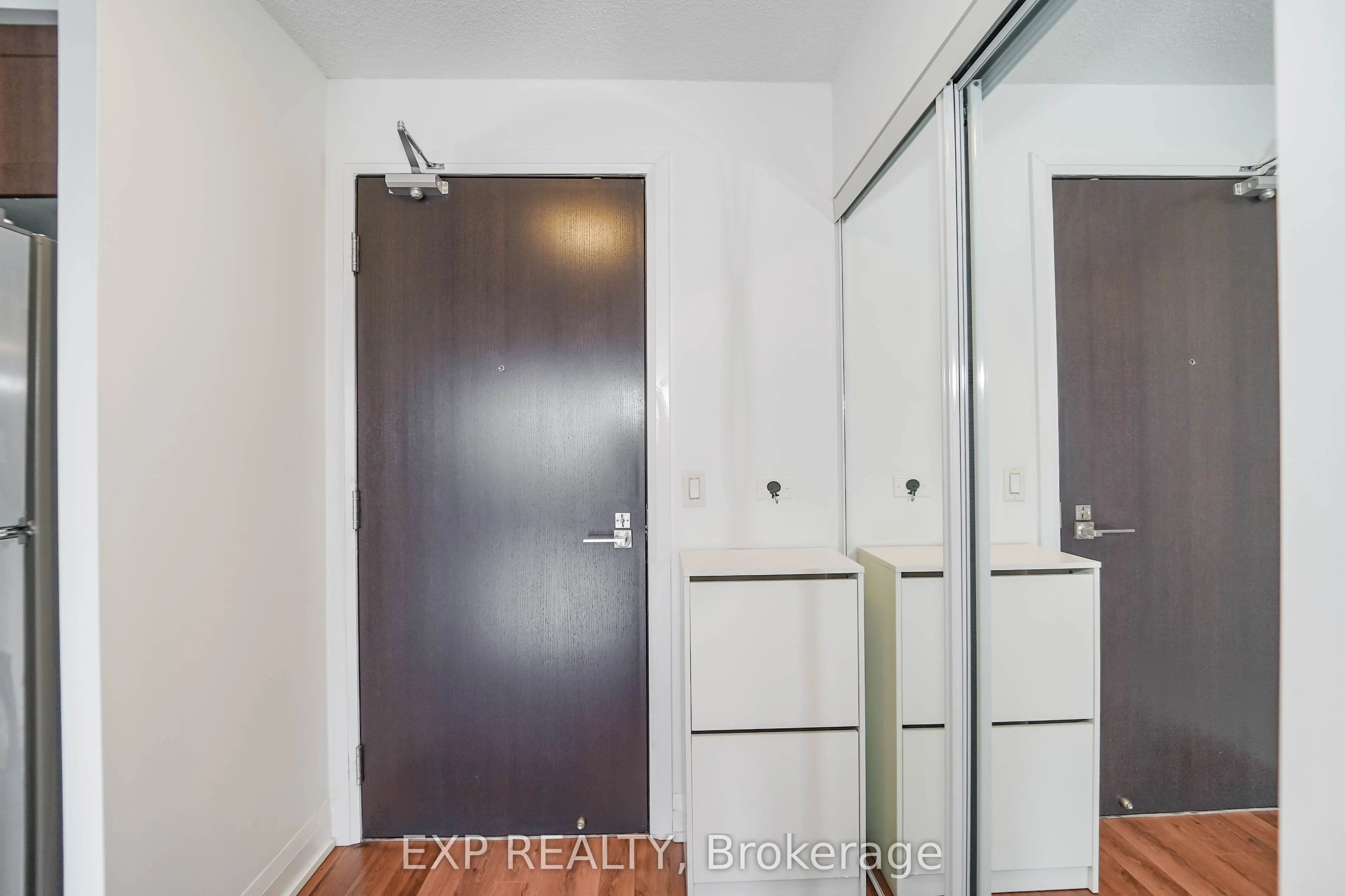 376 Highway 7 Street E #908