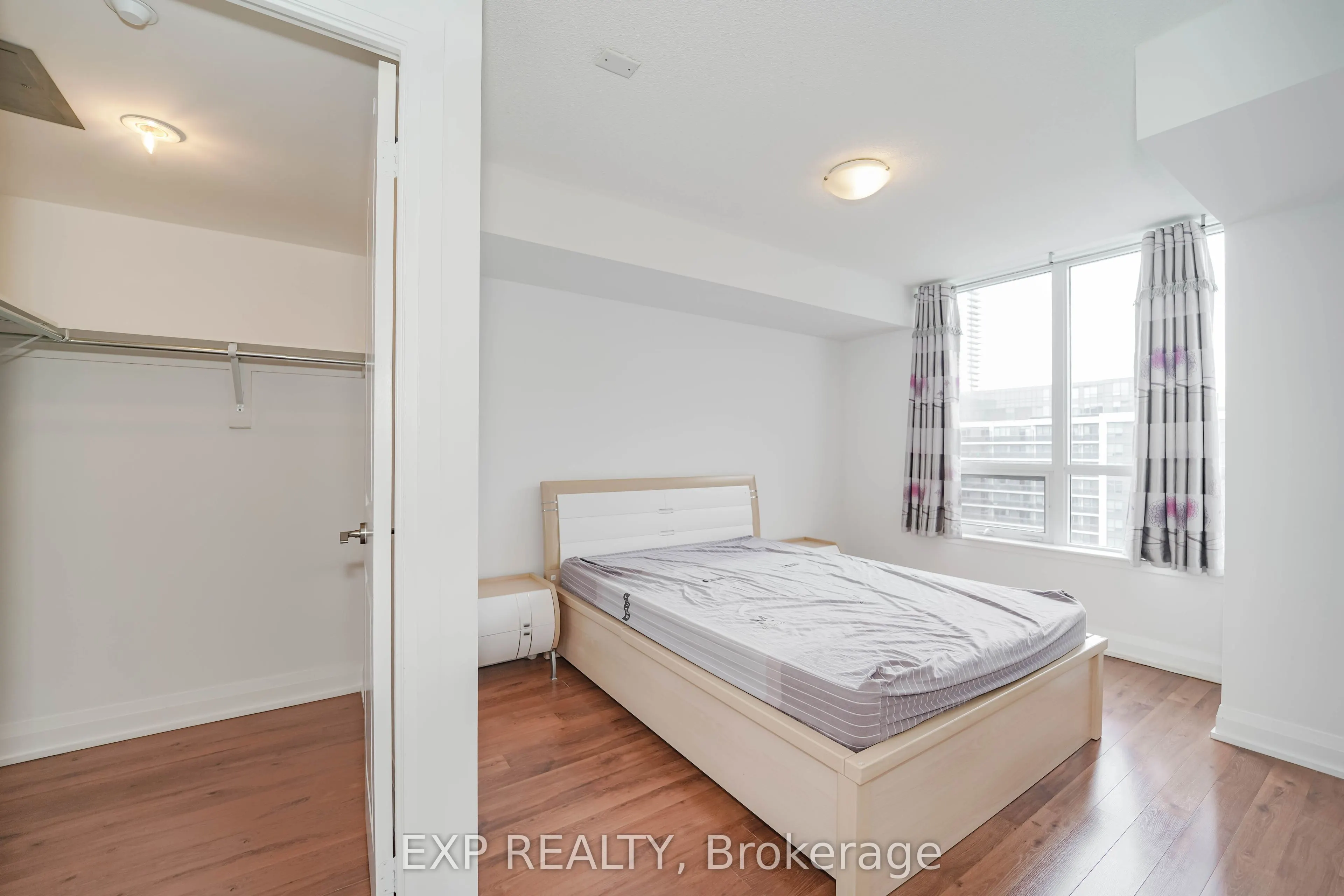 376 Highway 7 Street E #908