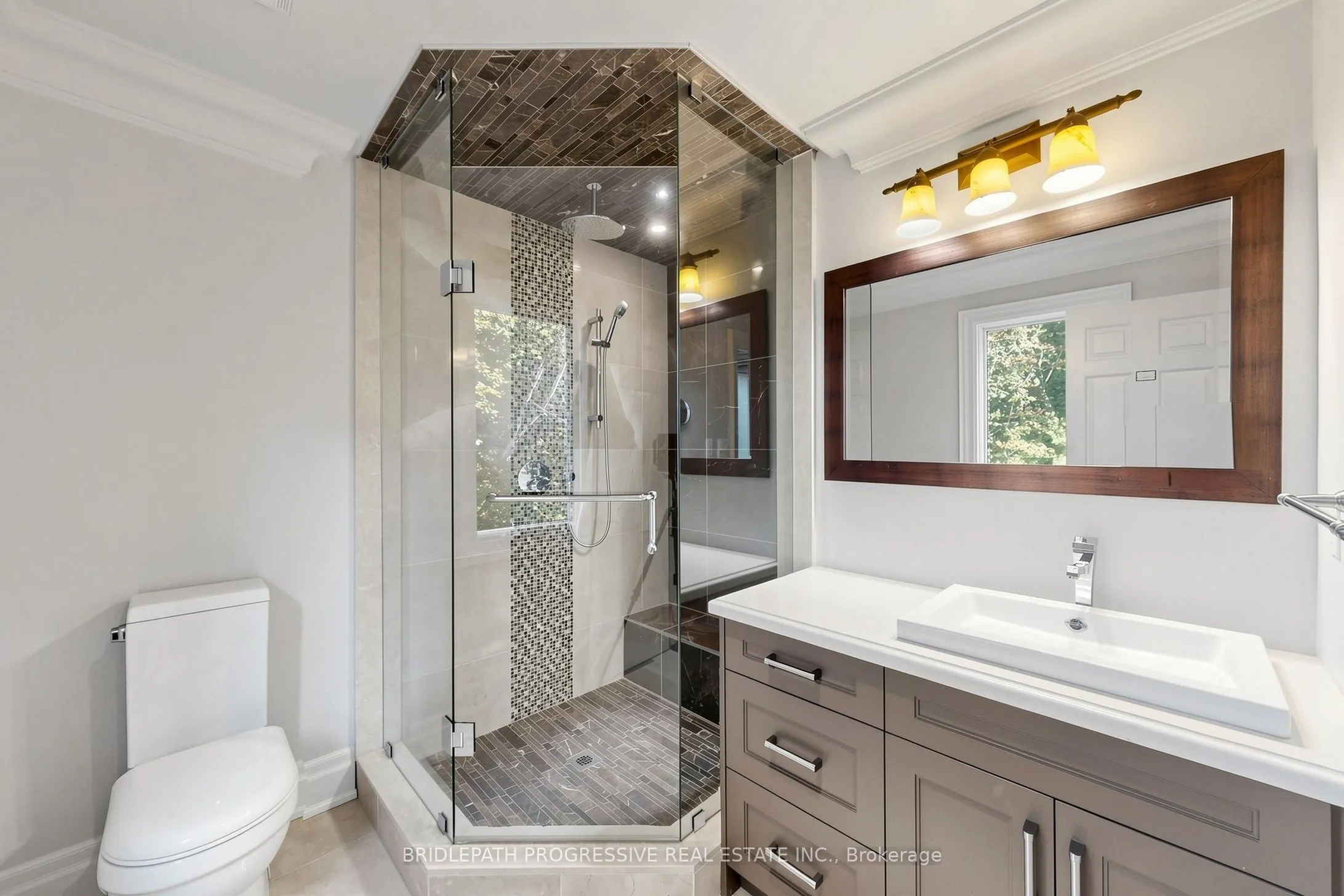 2 Thornlea Court