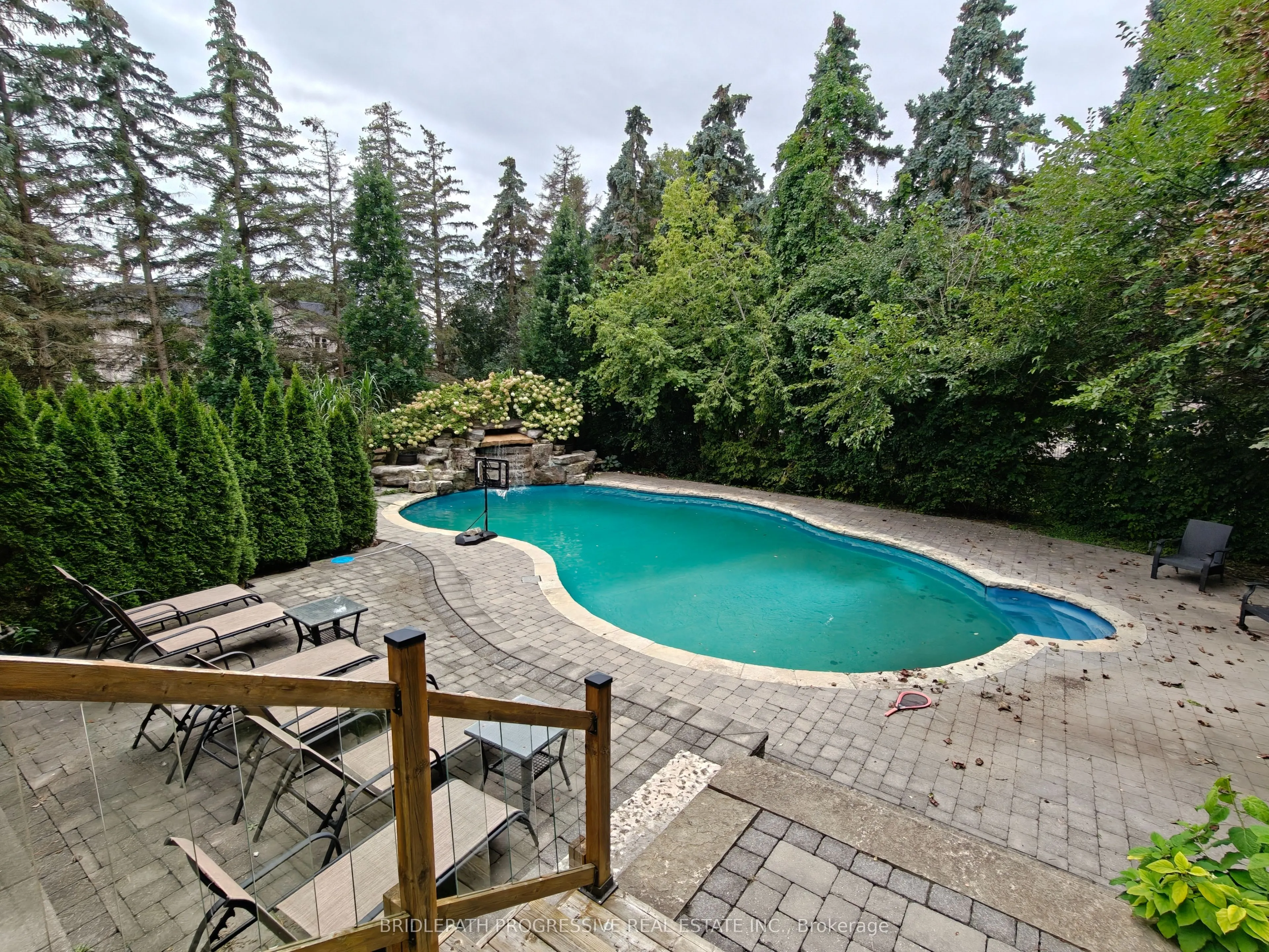 2 Thornlea Court