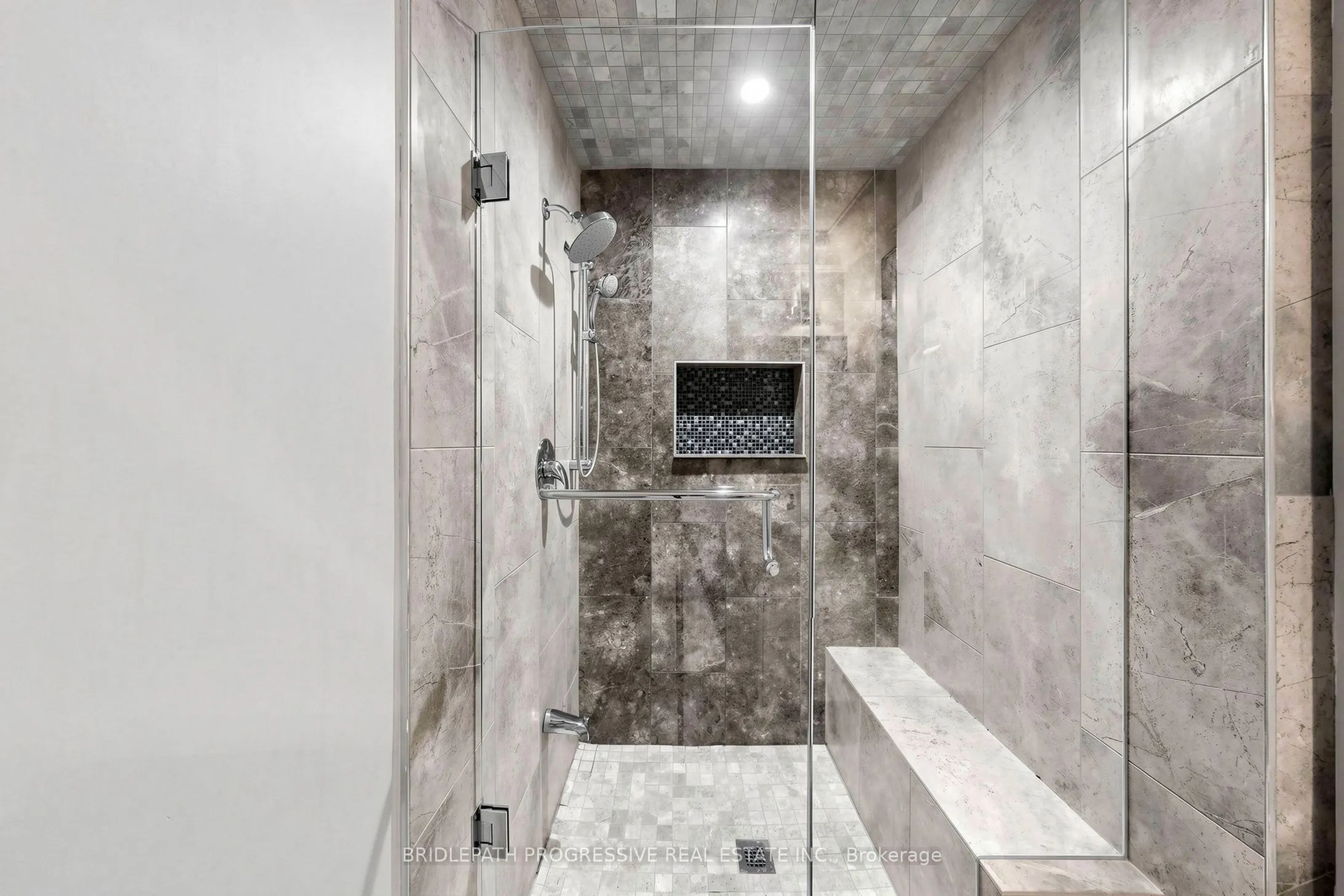 2 Thornlea Court