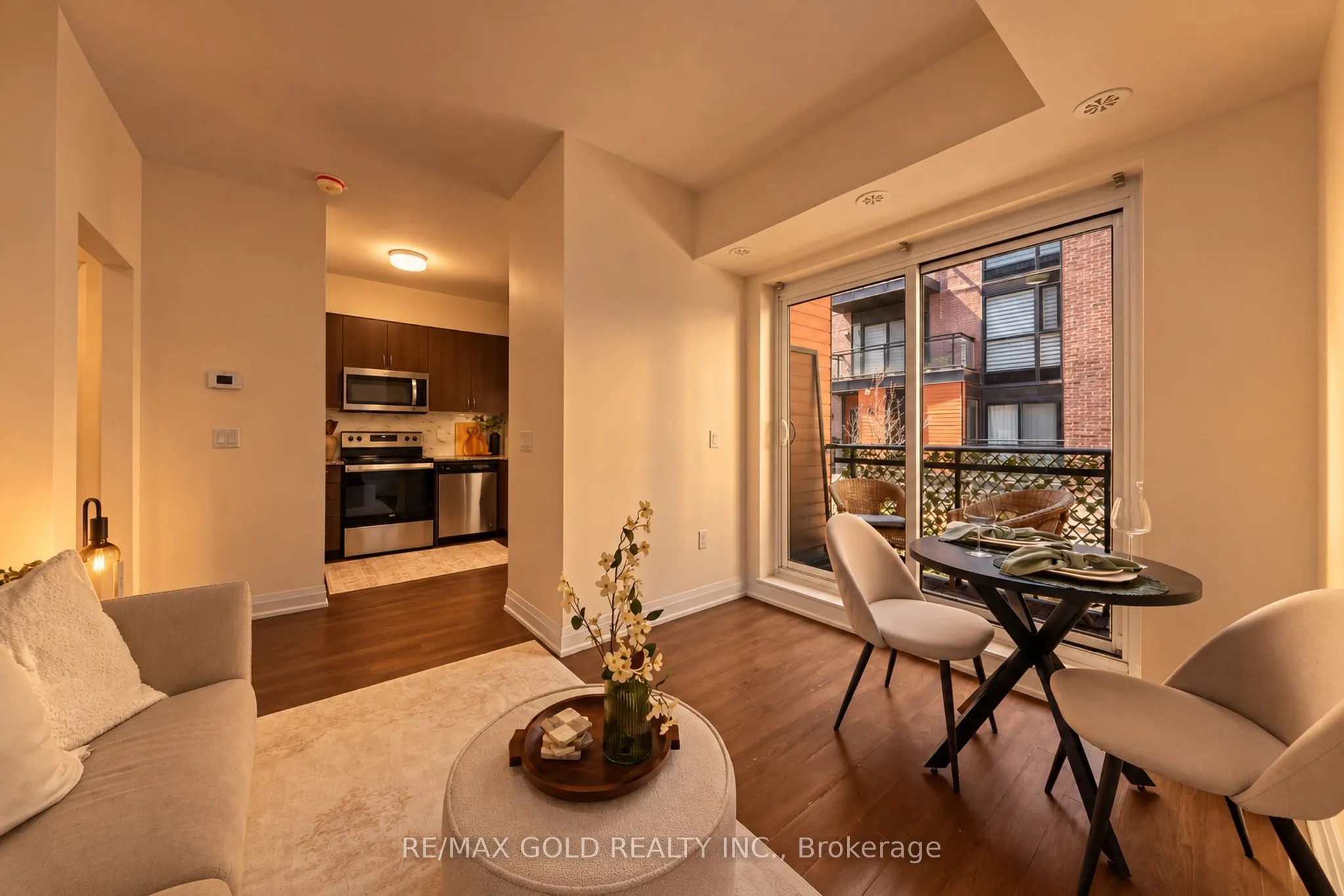 18 Coles Avenue #602