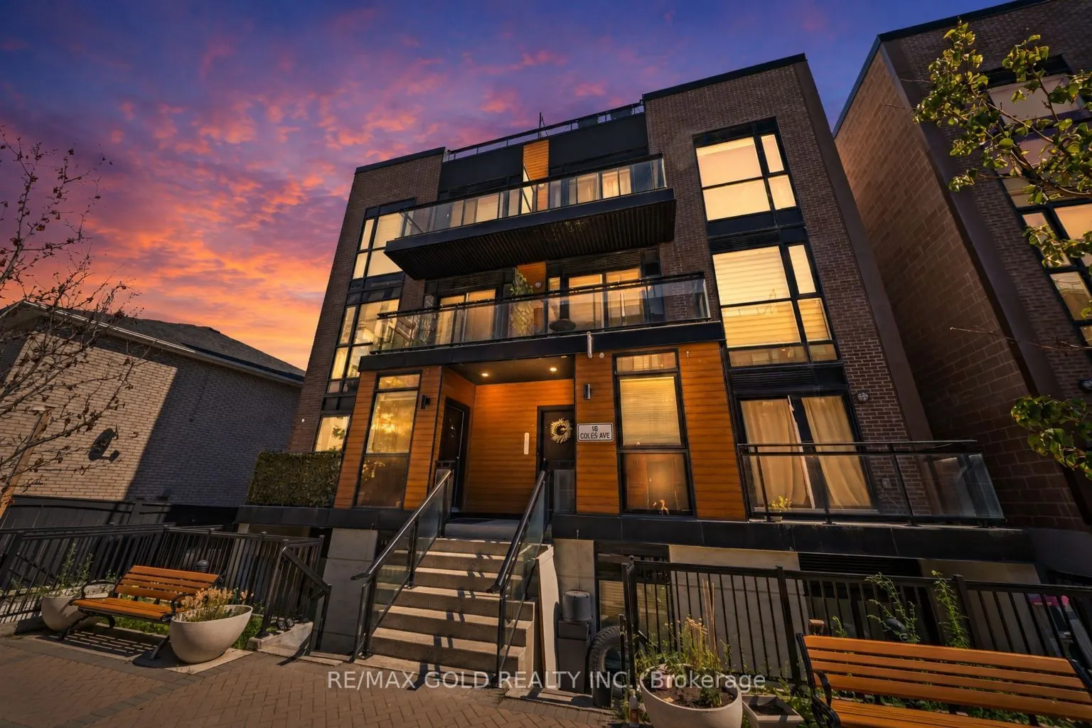18 Coles Avenue #602