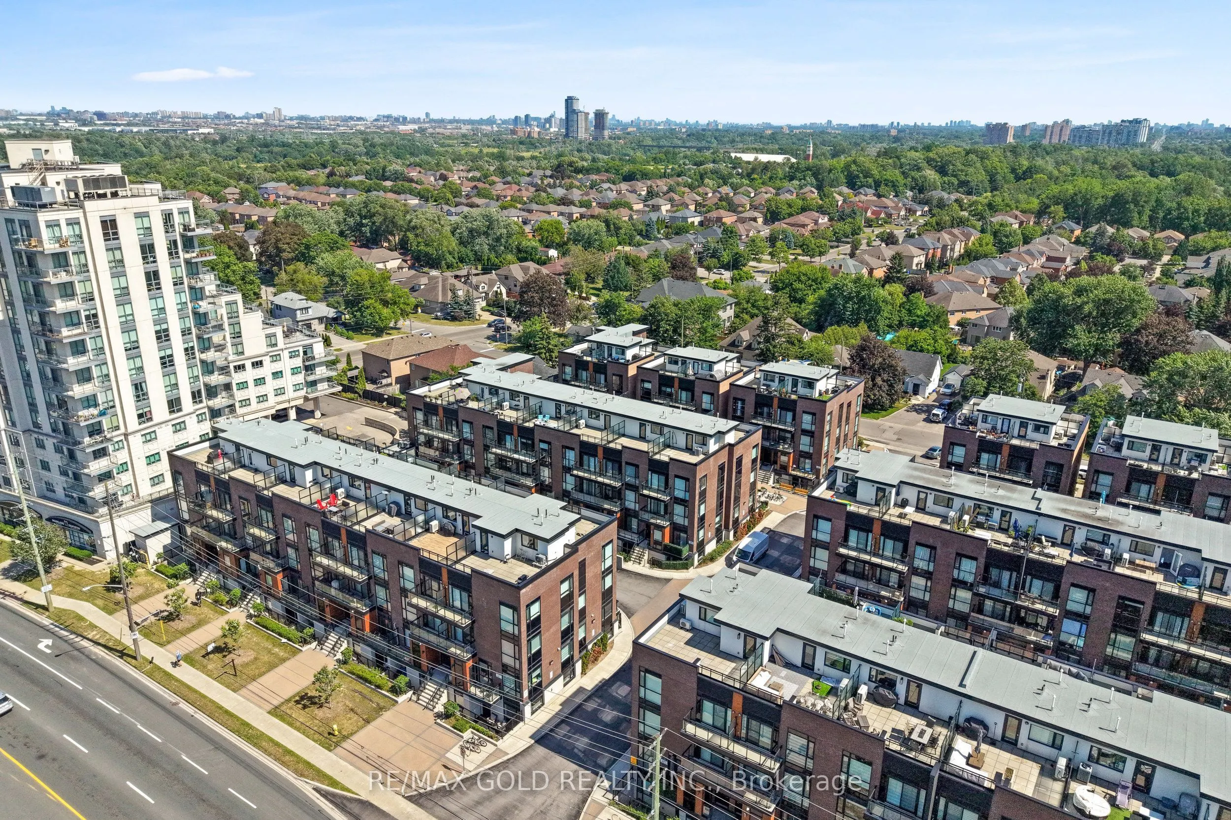 18 Coles Avenue #602