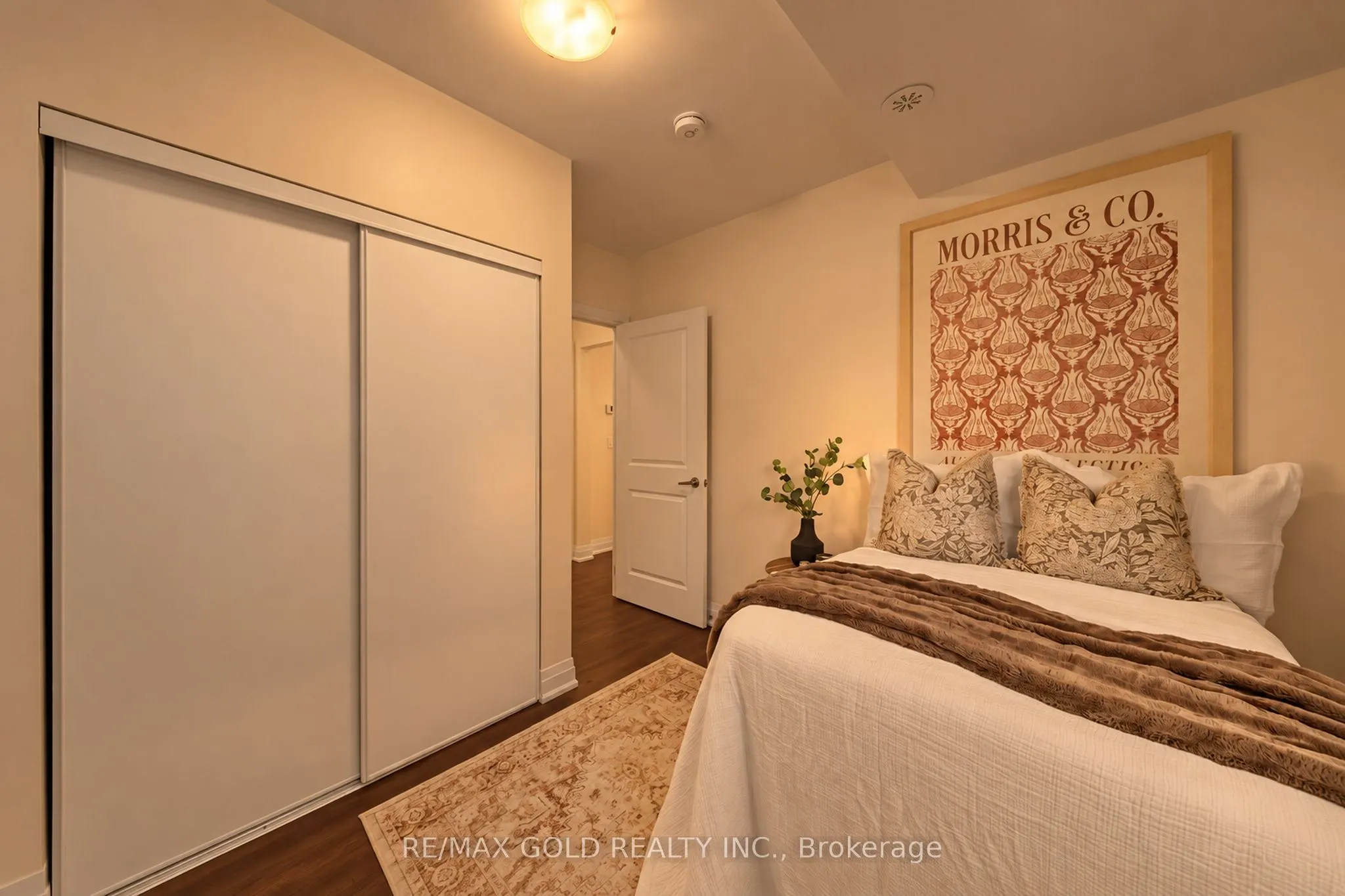 18 Coles Avenue #602