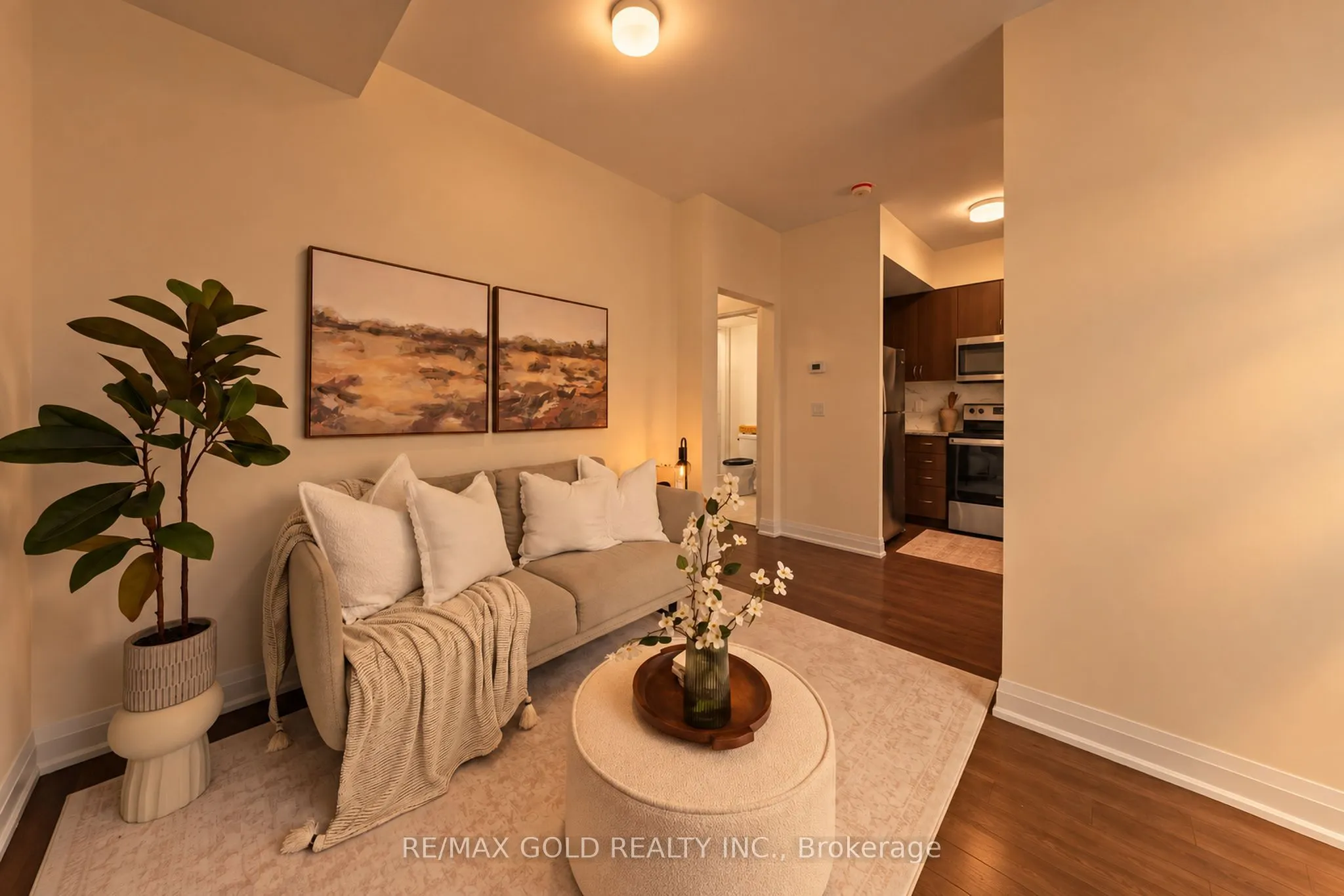 18 Coles Avenue #602