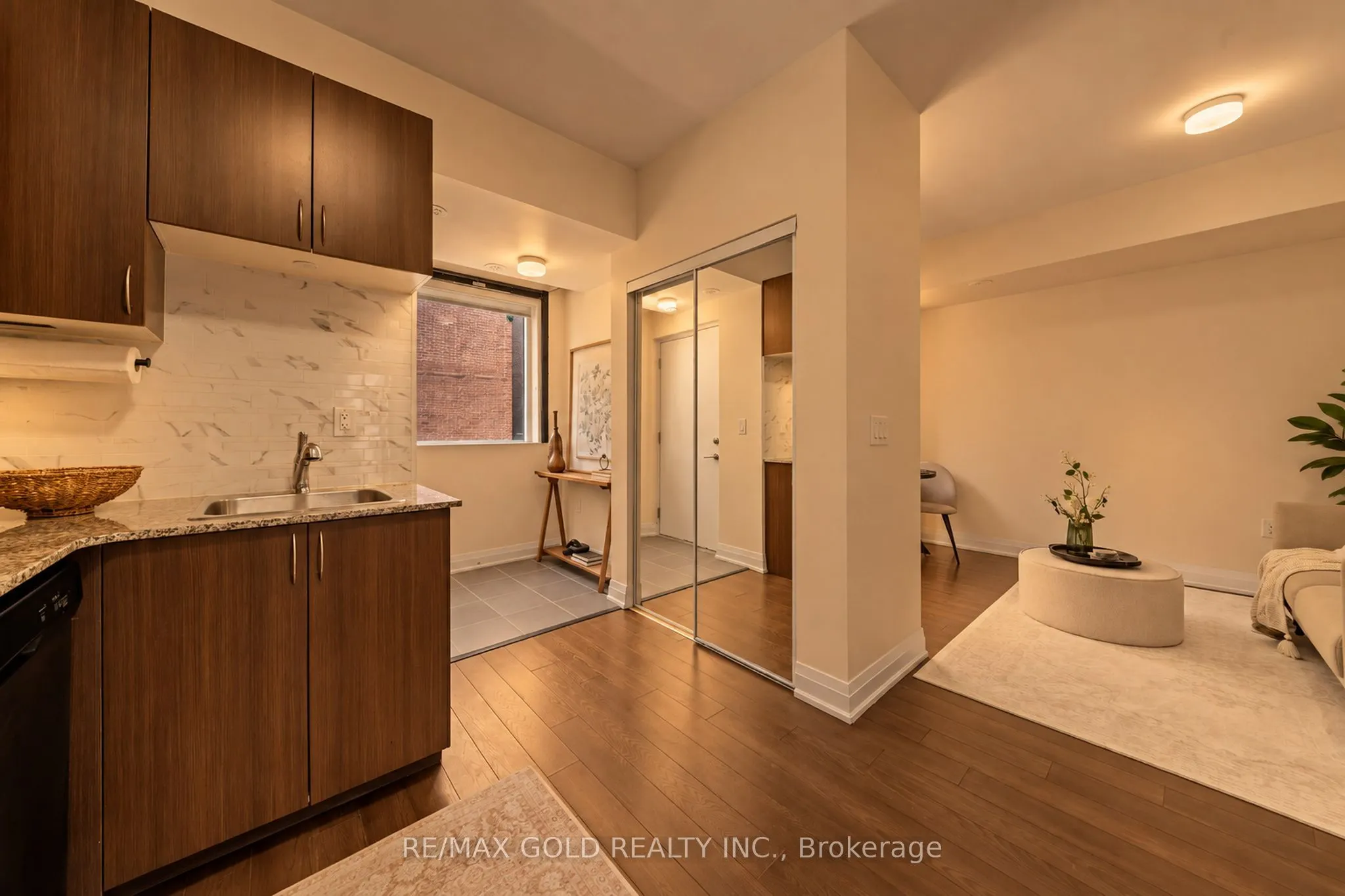 18 Coles Avenue #602
