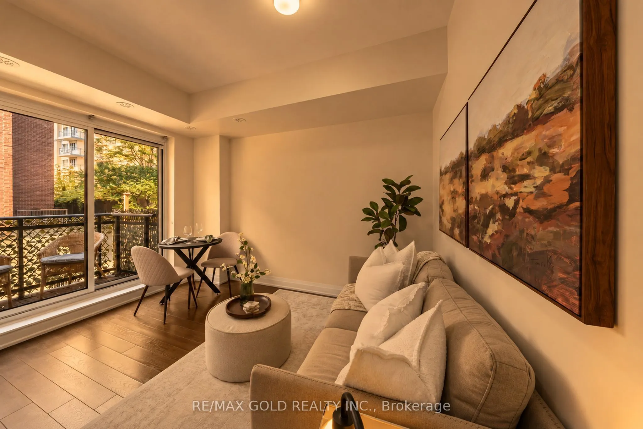 18 Coles Avenue #602