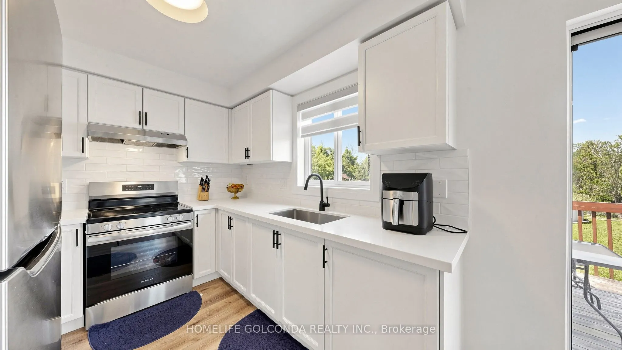 1304 Vincent Crescent