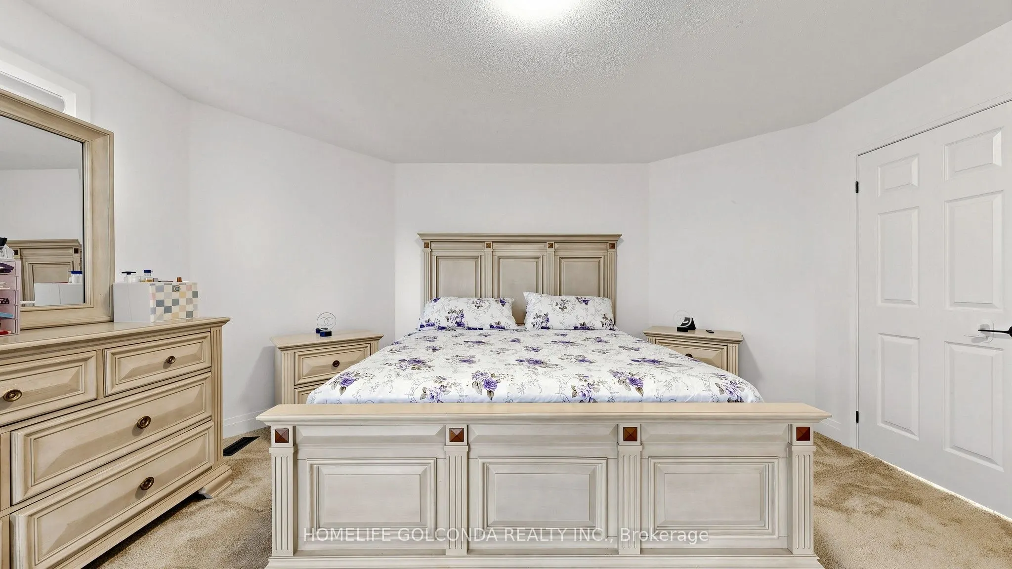 1304 Vincent Crescent