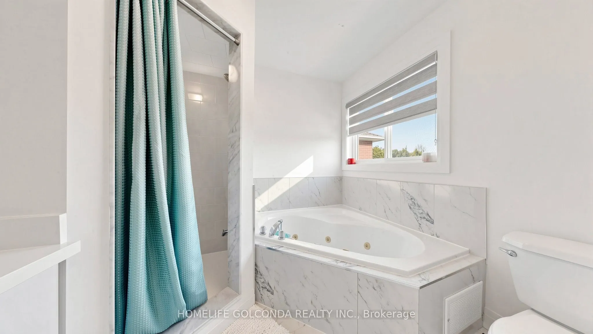 1304 Vincent Crescent