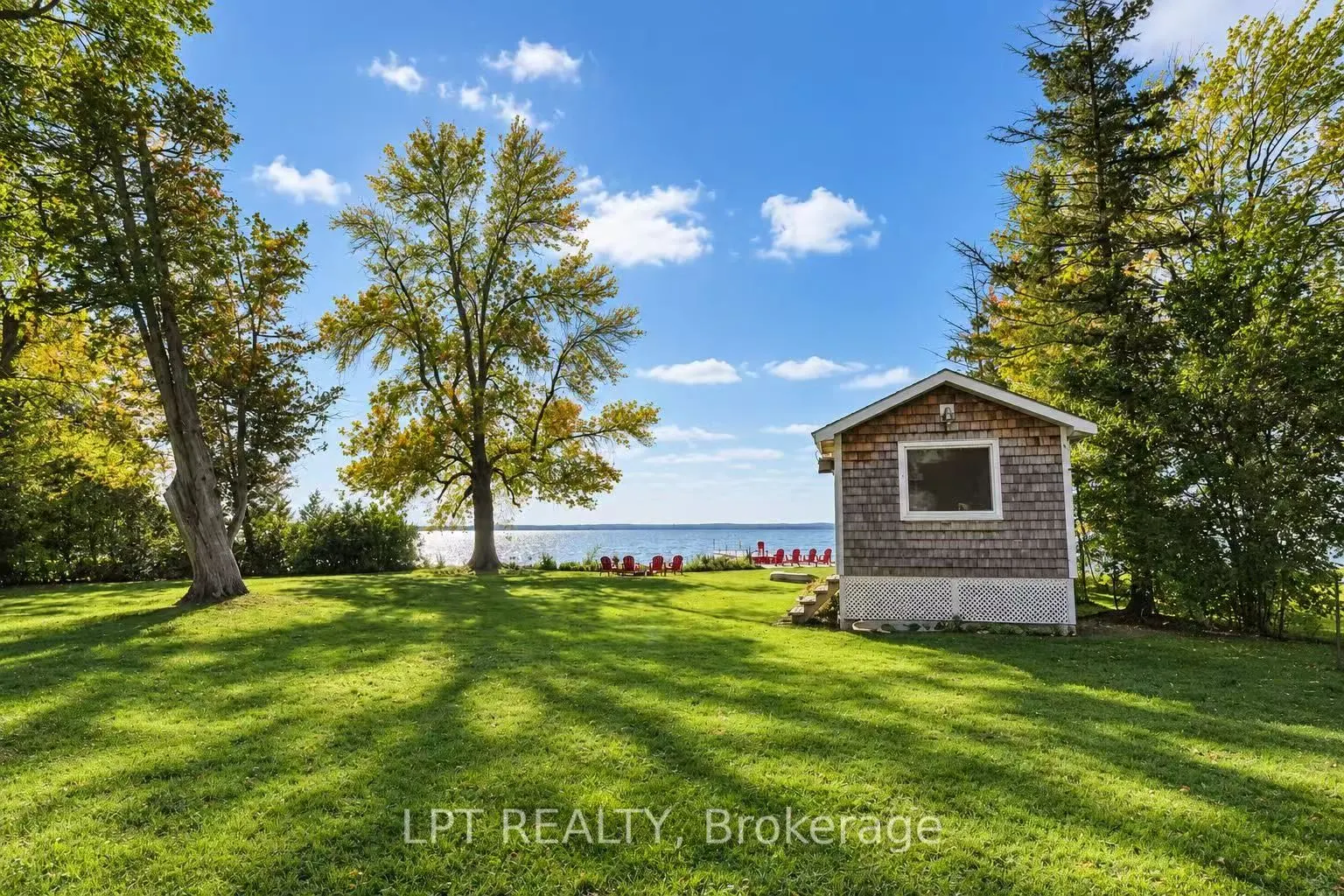 212 Cameron Crescent