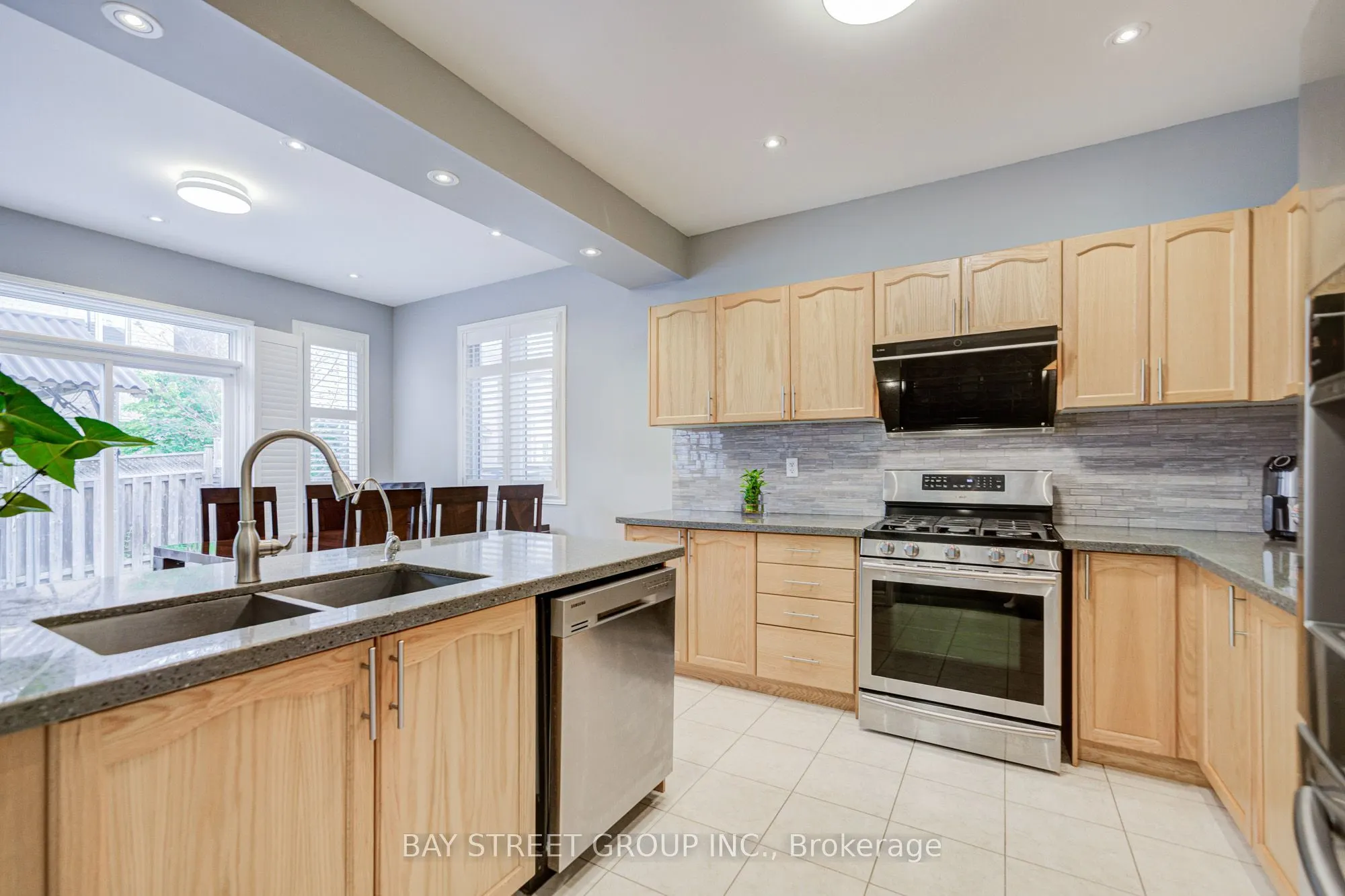 11 Farmington Road