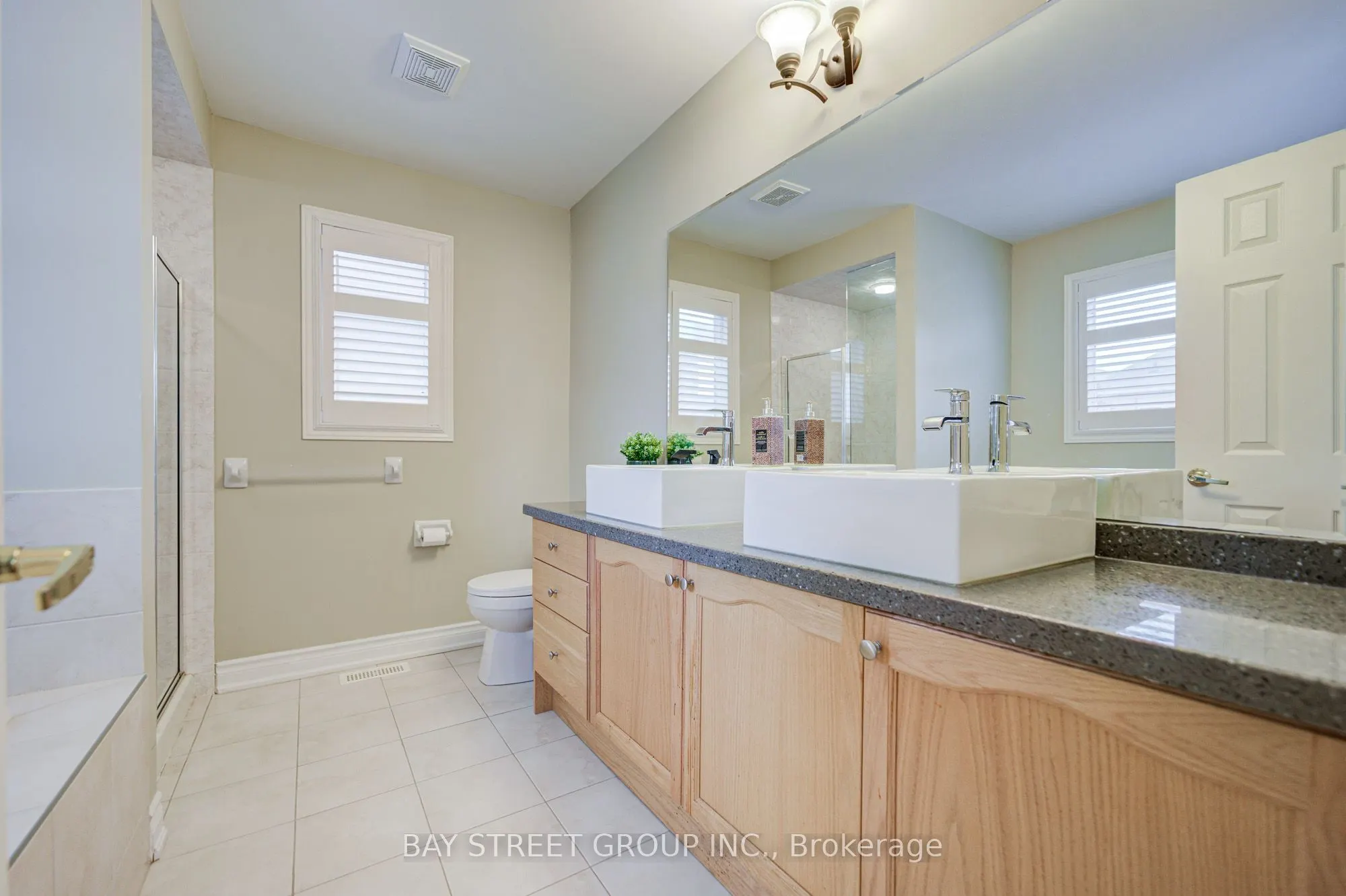 11 Farmington Road