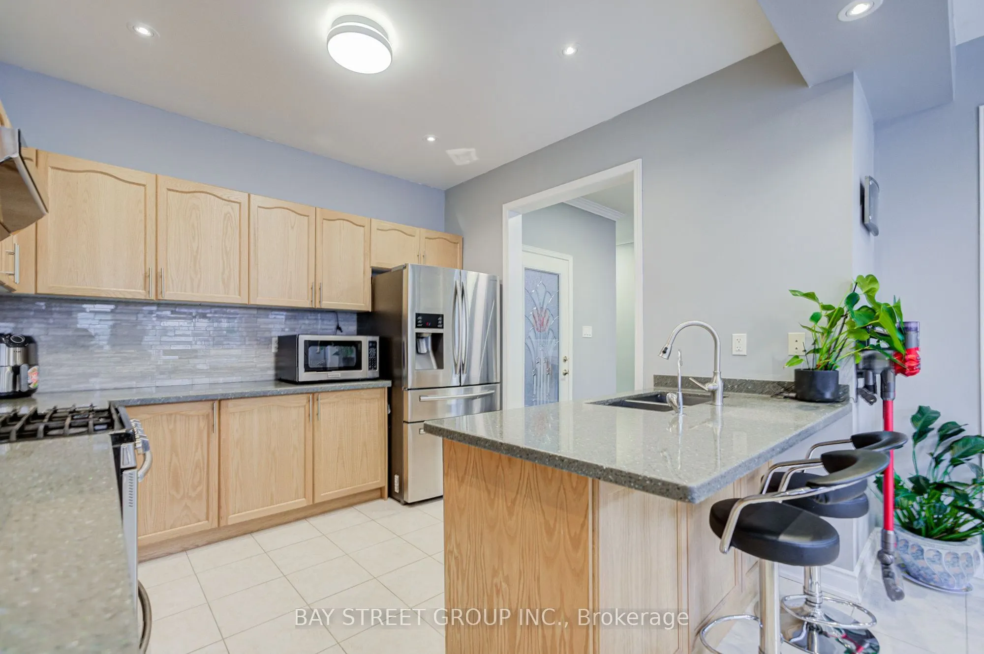 11 Farmington Road