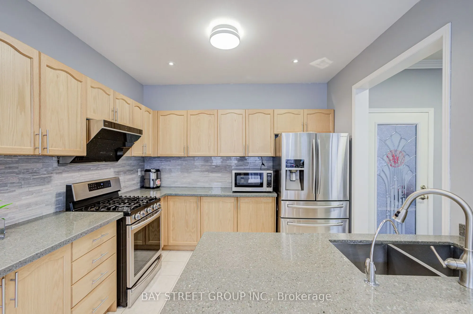 11 Farmington Road
