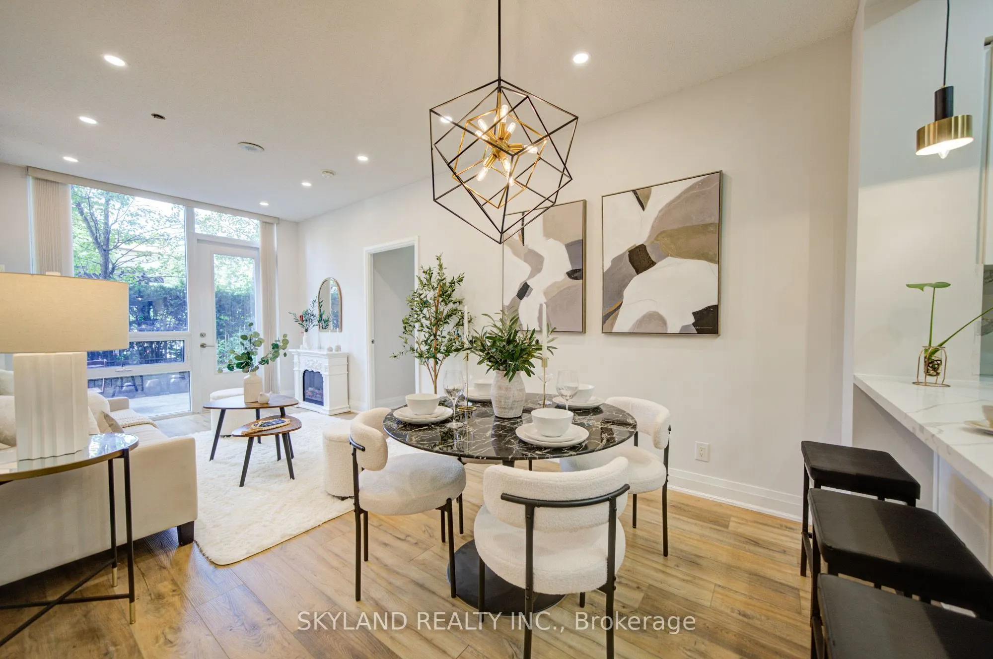 520 Steeles Avenue W #102