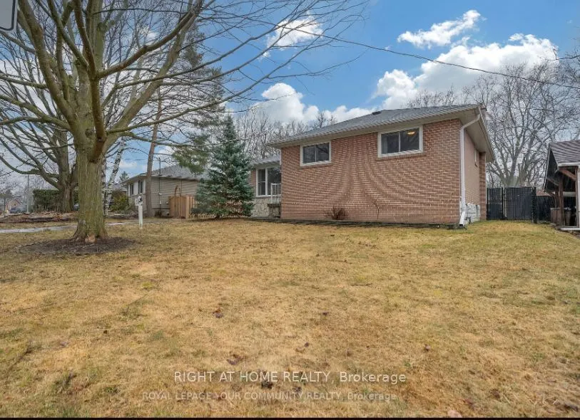 38 Jasper Drive #Main Floor