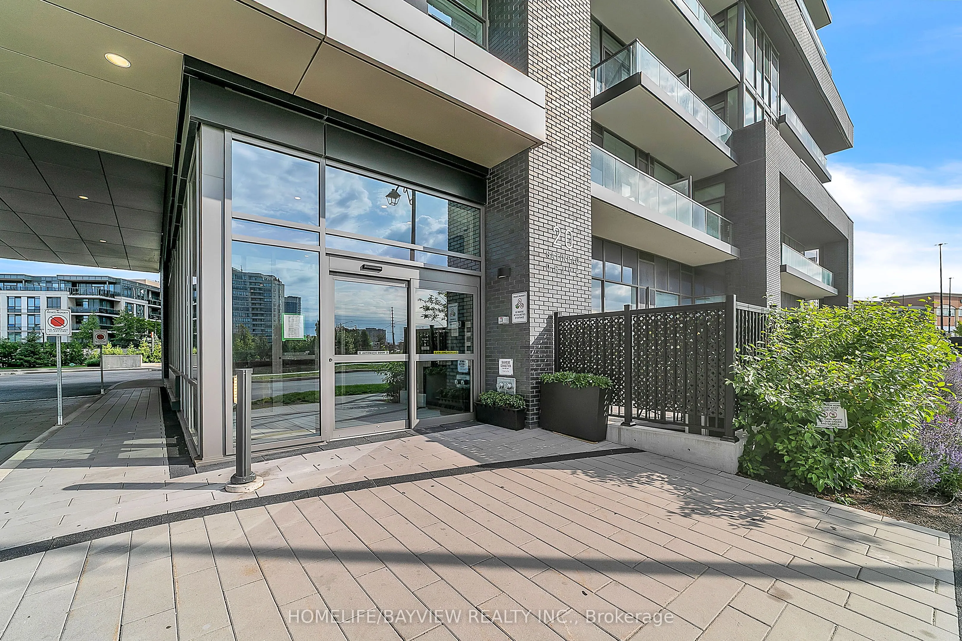 20 Gatineau Drive #2007