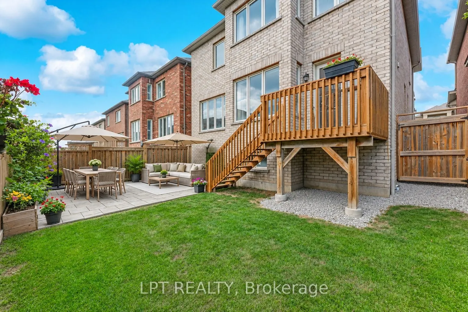 33 Mondial Crescent
