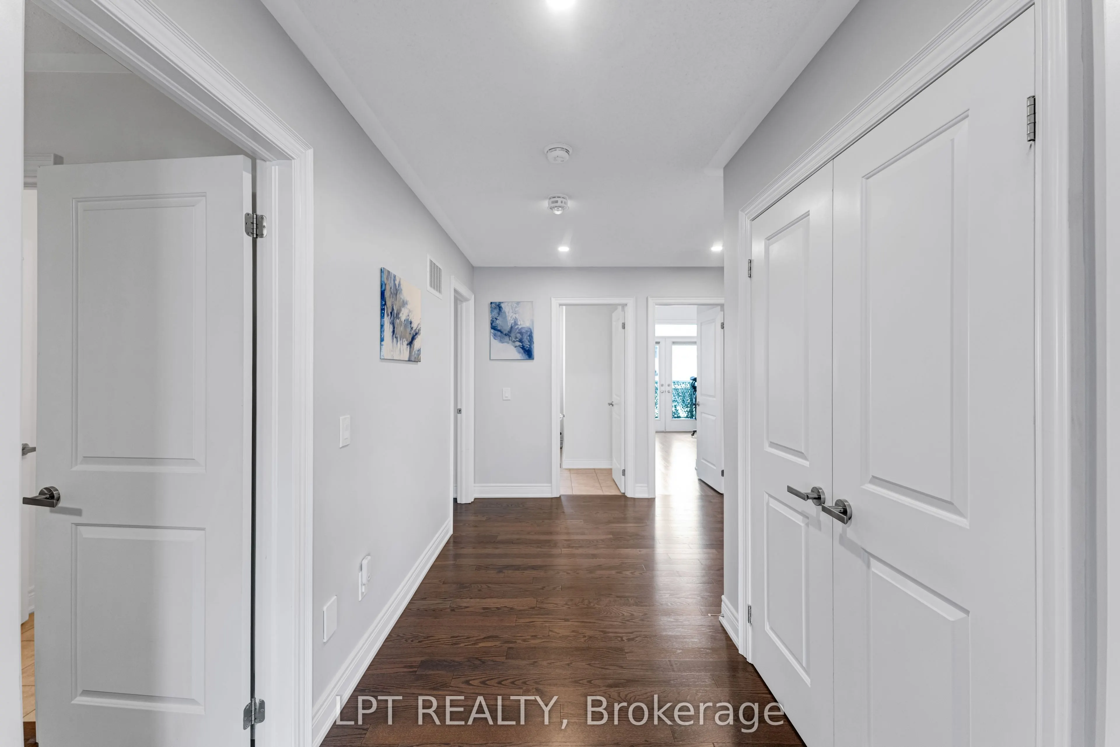 33 Mondial Crescent