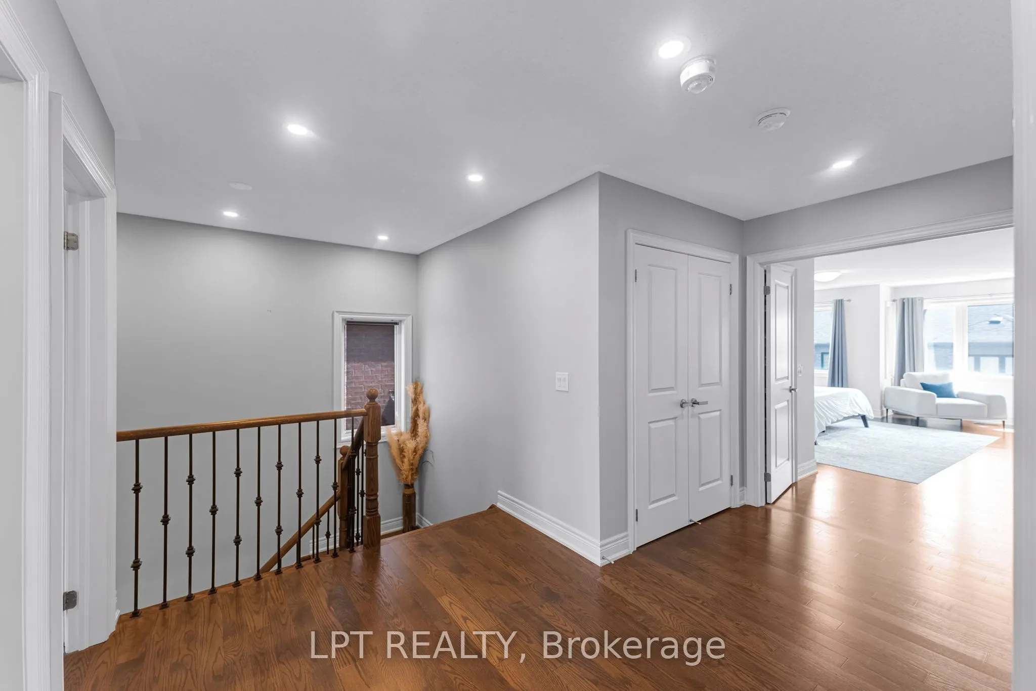 33 Mondial Crescent