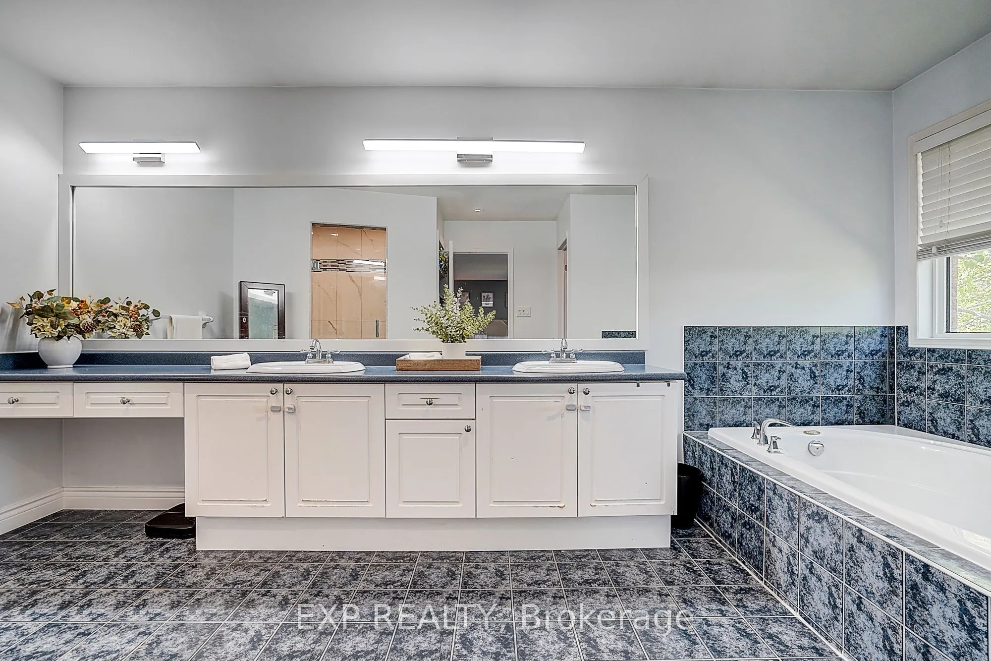499 Silken Laumann Drive