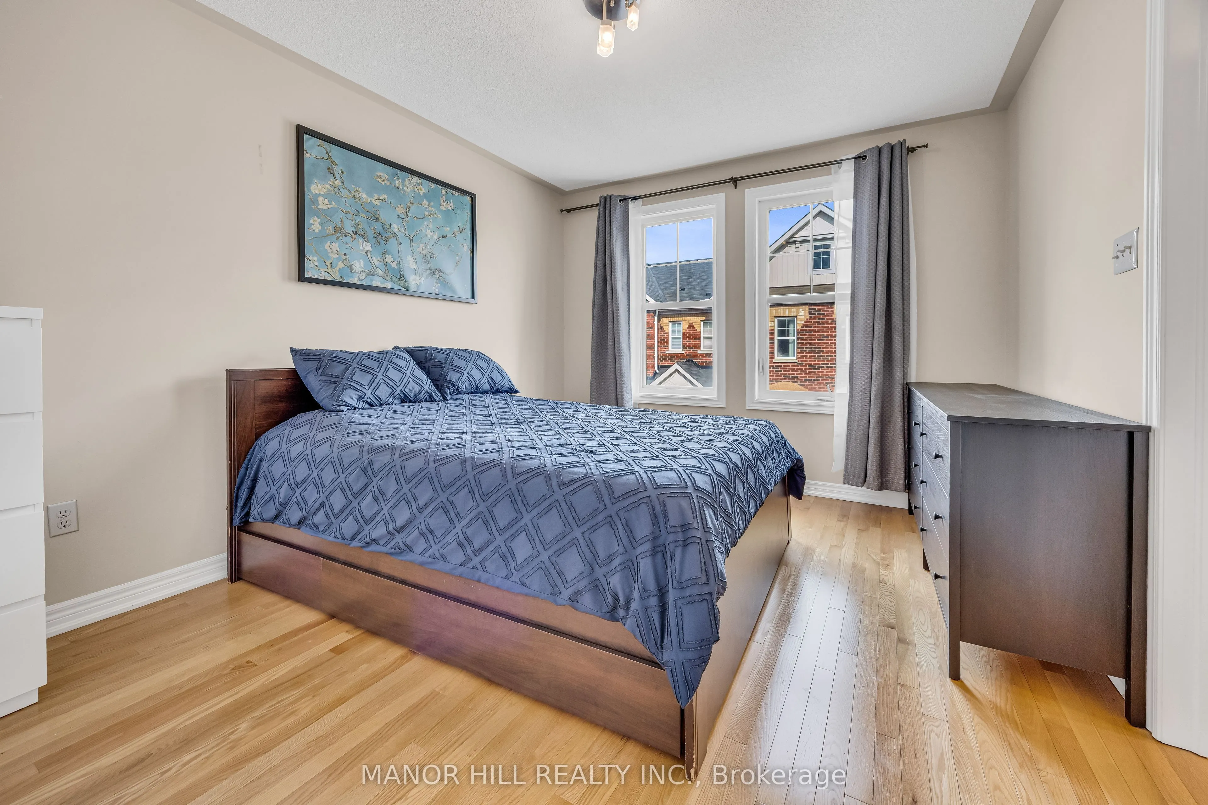 10 Porter Avenue W #12