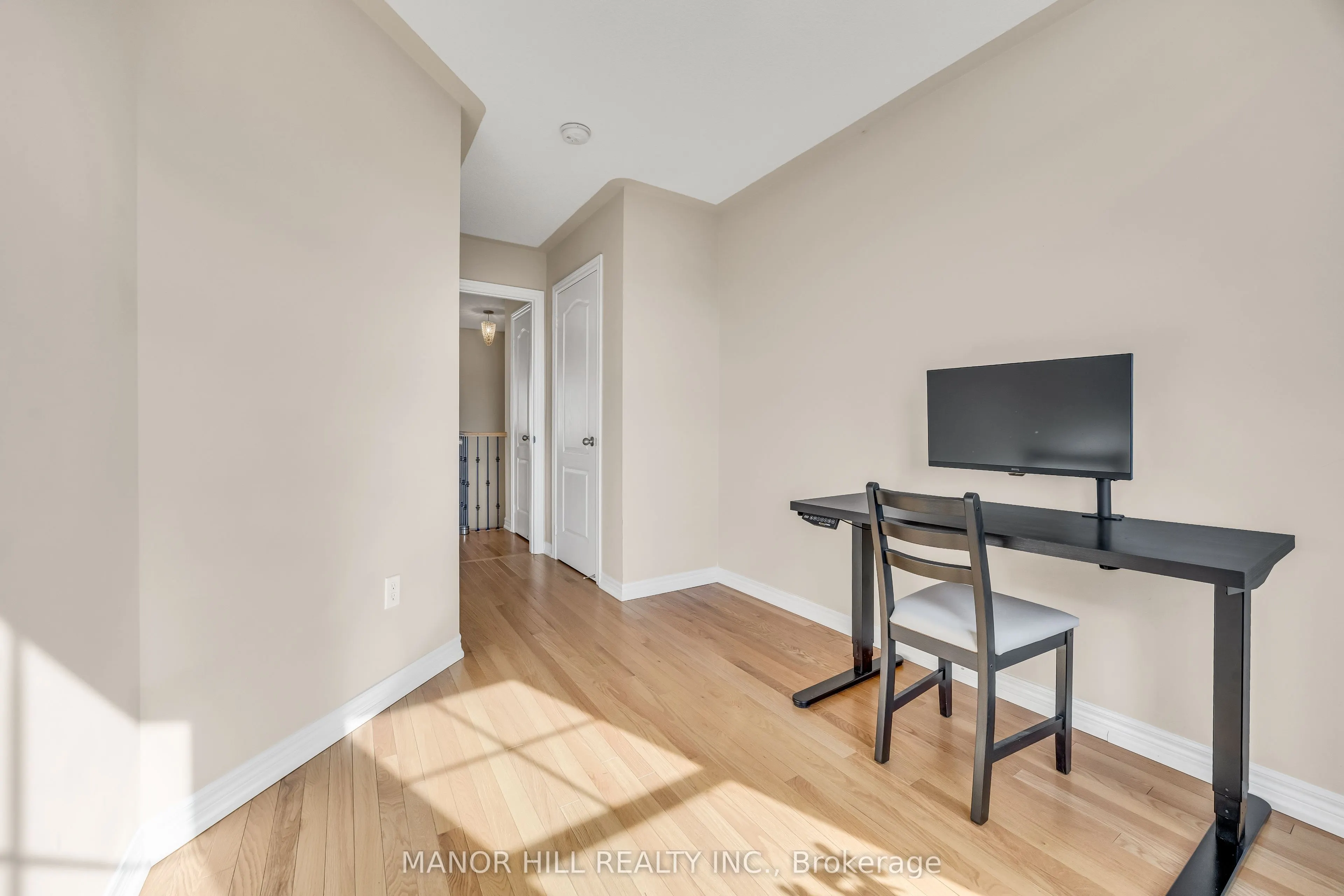 10 Porter Avenue W #12