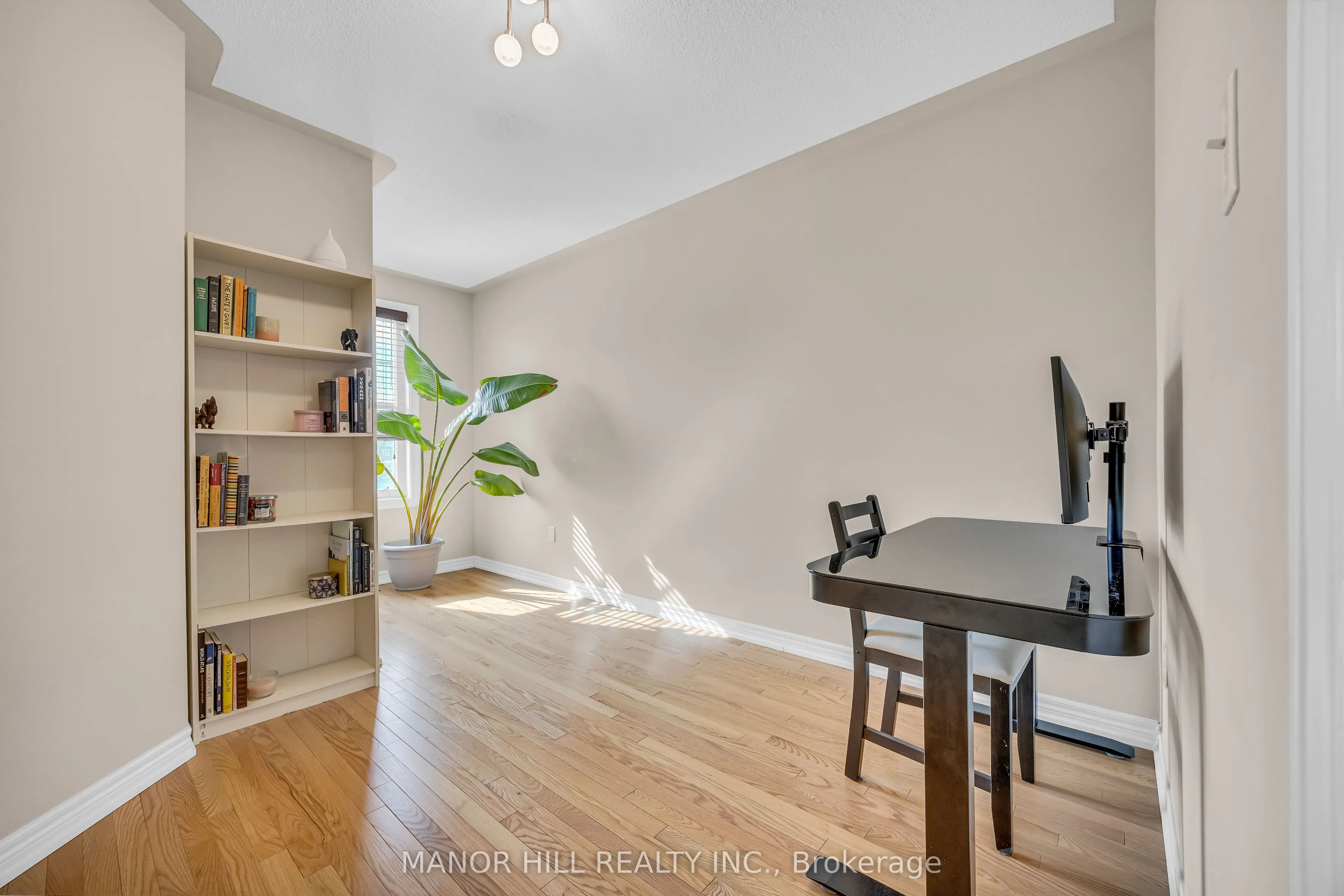 10 Porter Avenue W #12