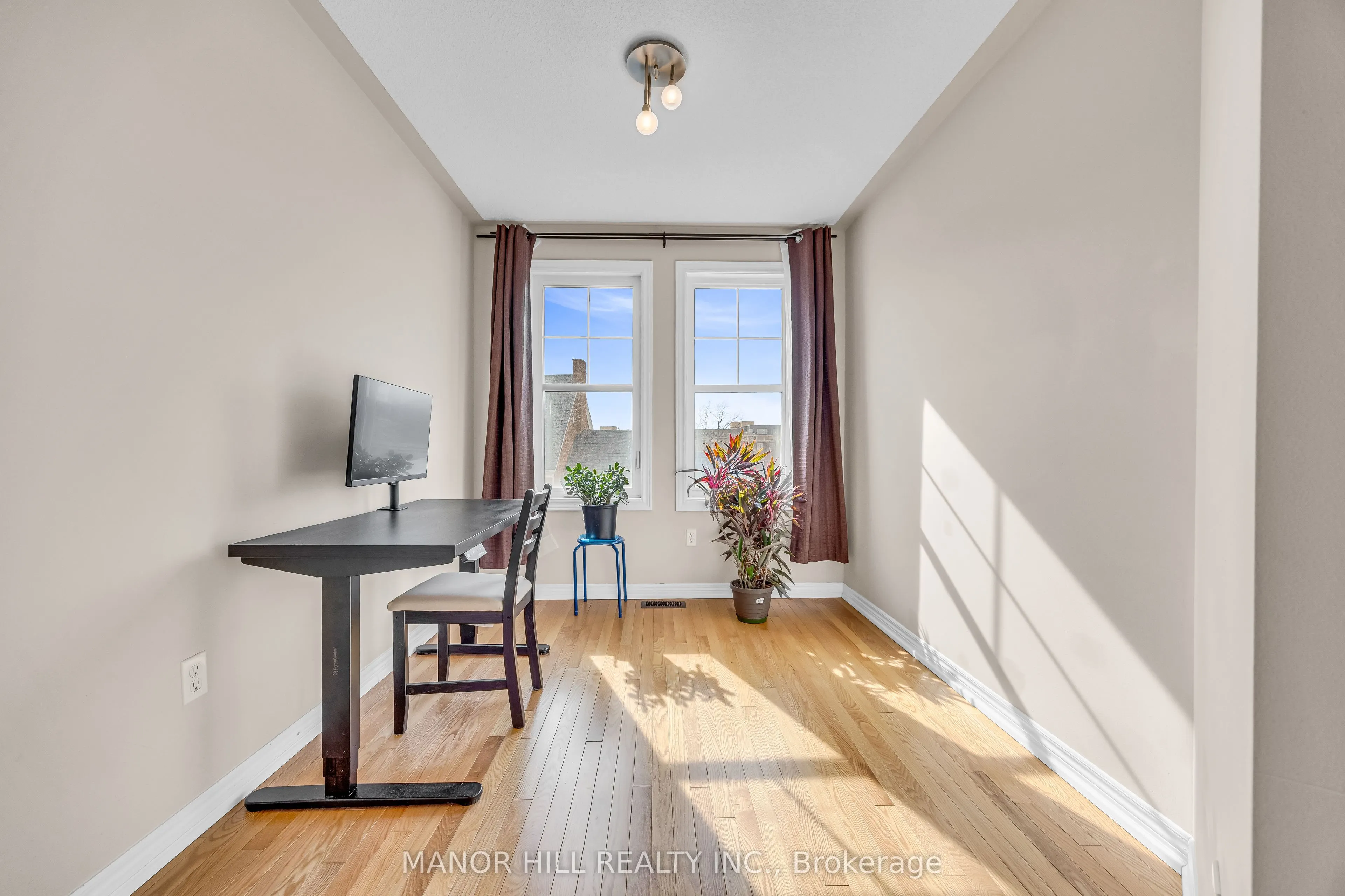 10 Porter Avenue W #12