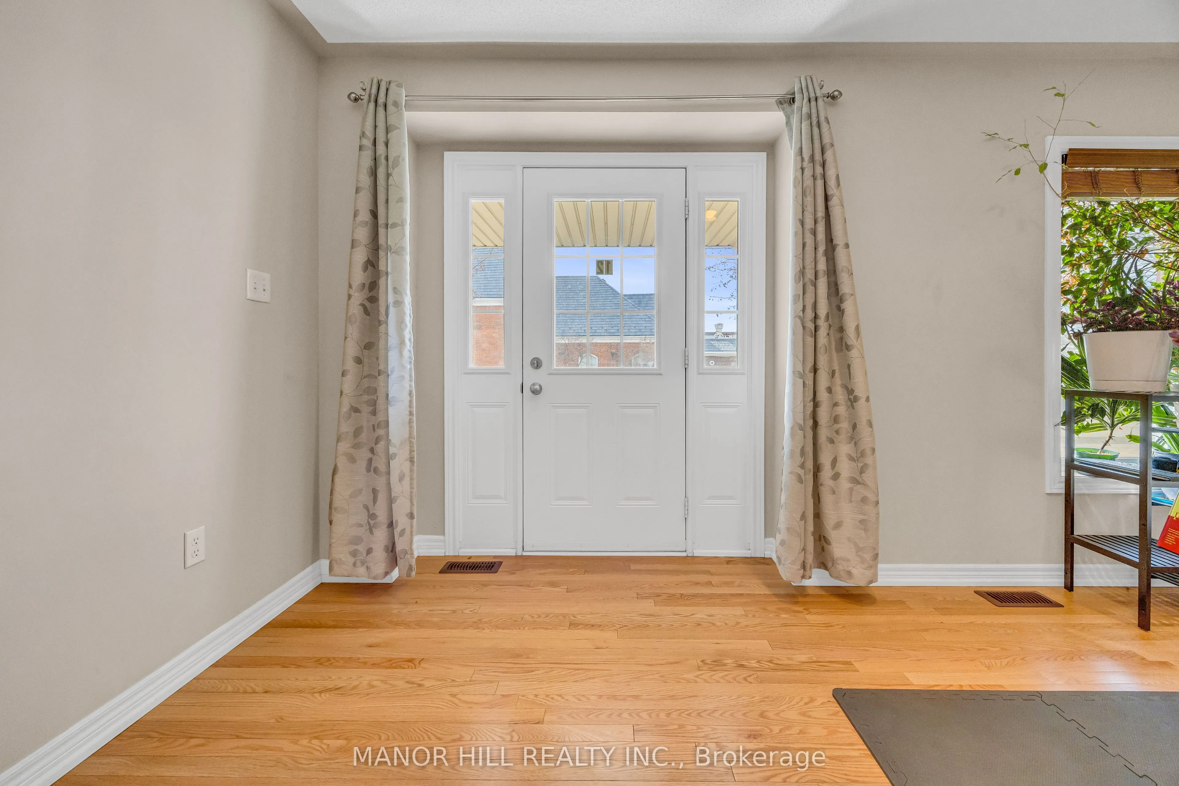 10 Porter Avenue W #12