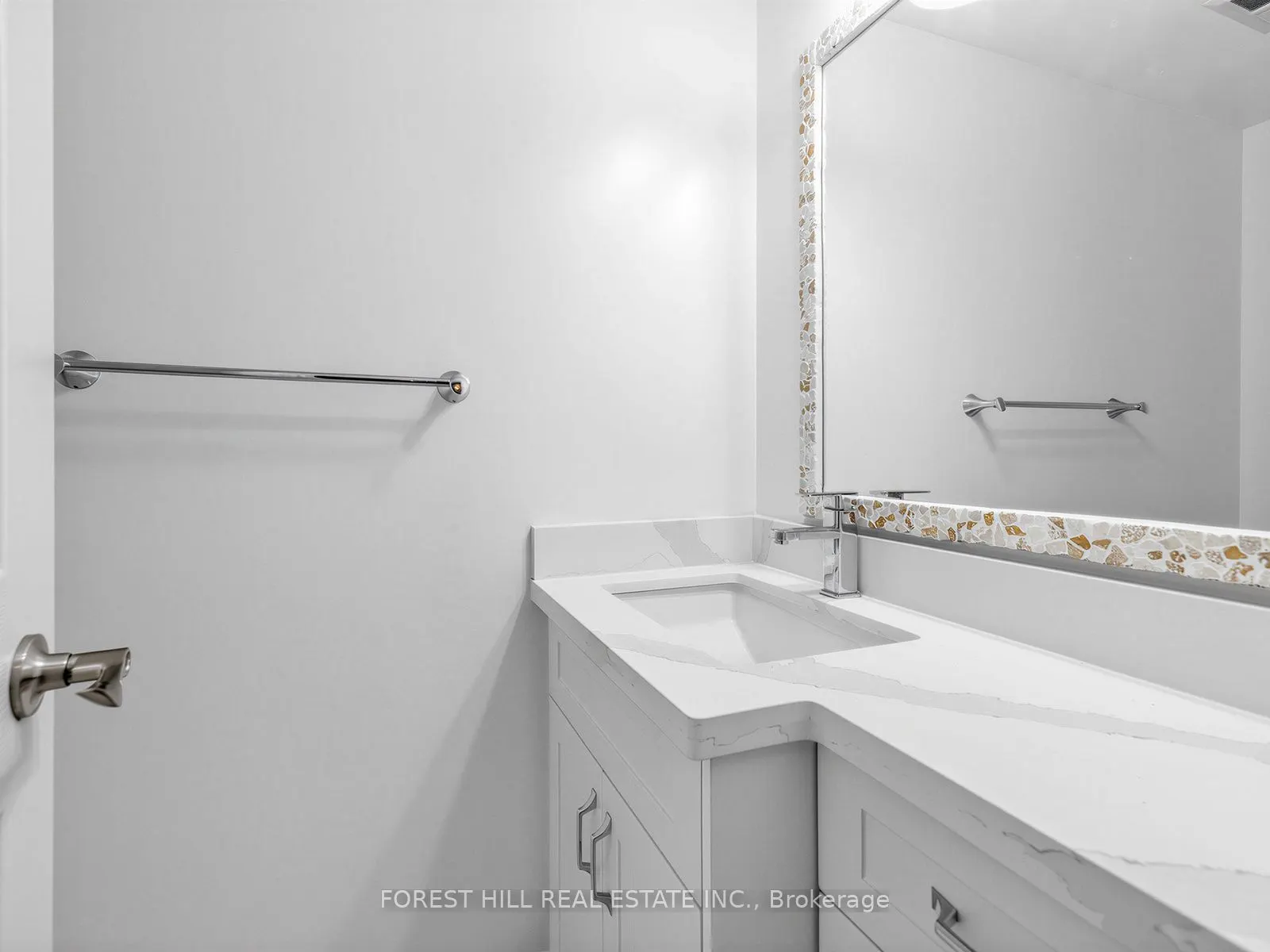 7905 Bayview Avenue #306