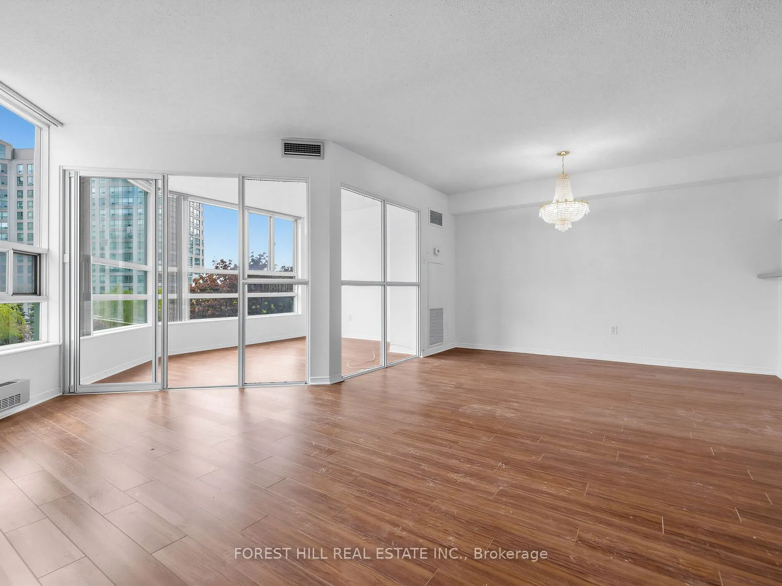 7905 Bayview Avenue #306