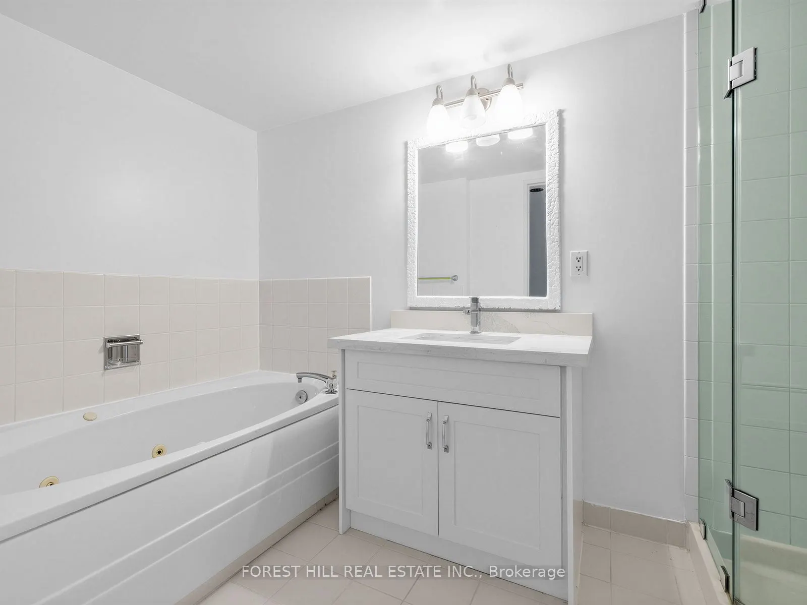 7905 Bayview Avenue #306