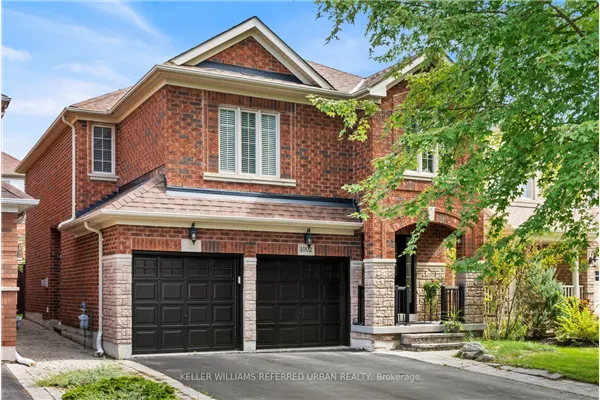 1002 Oaktree Crescent